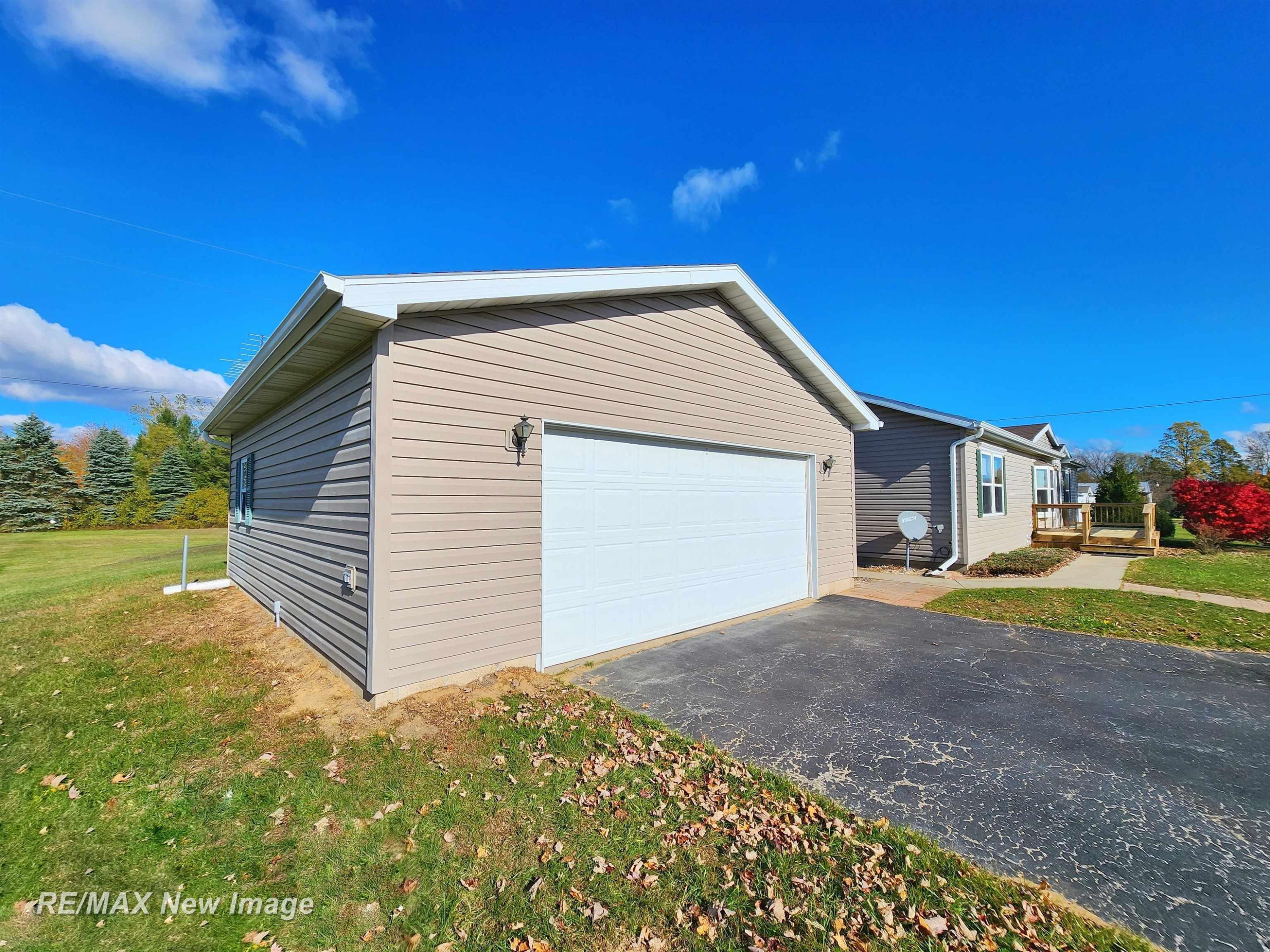 214 W Pinconning Road, Pinconning, MI 48650 — Photo 42