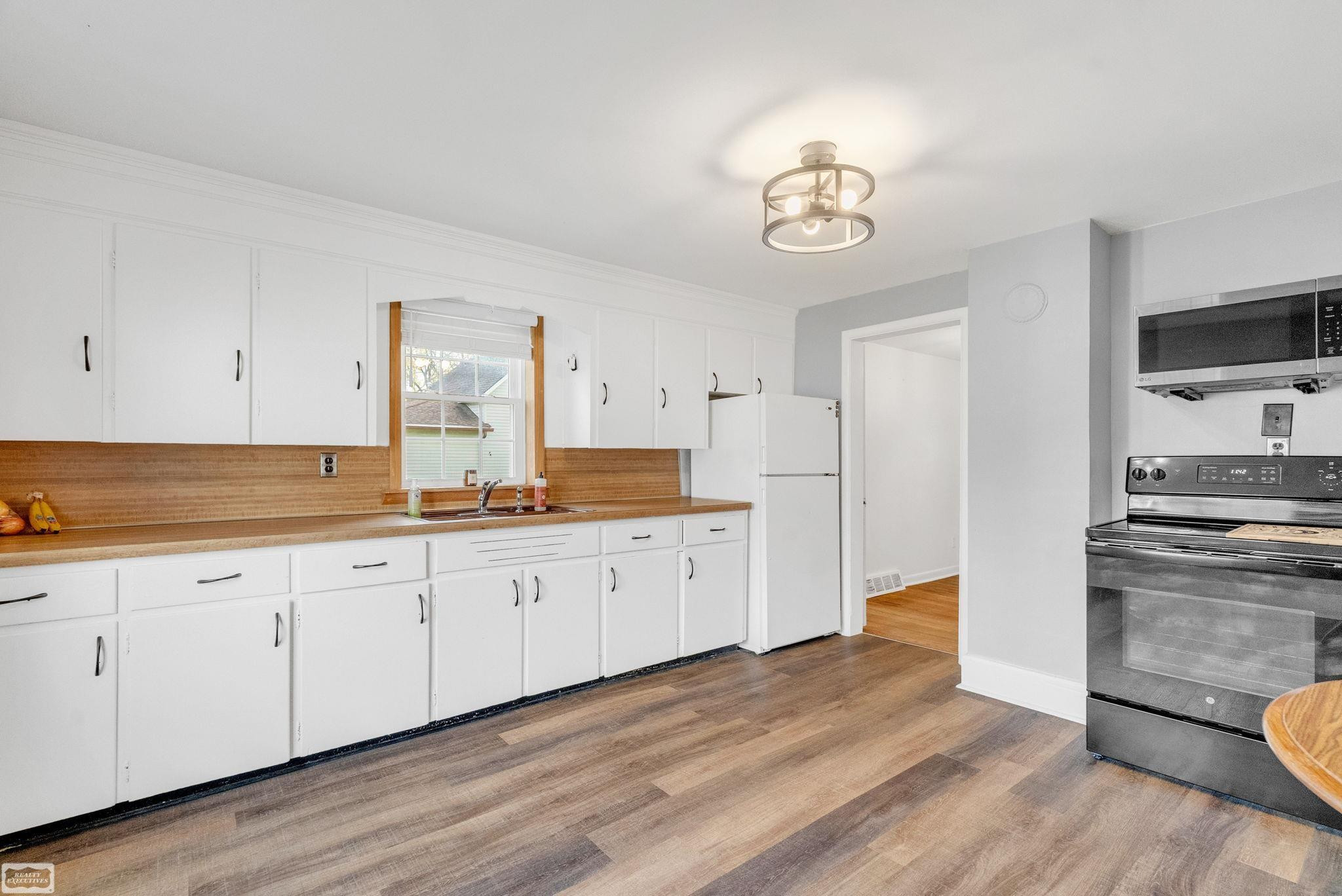 726 Turrill Avenue, Lapeer, MI 48446 — Photo 13