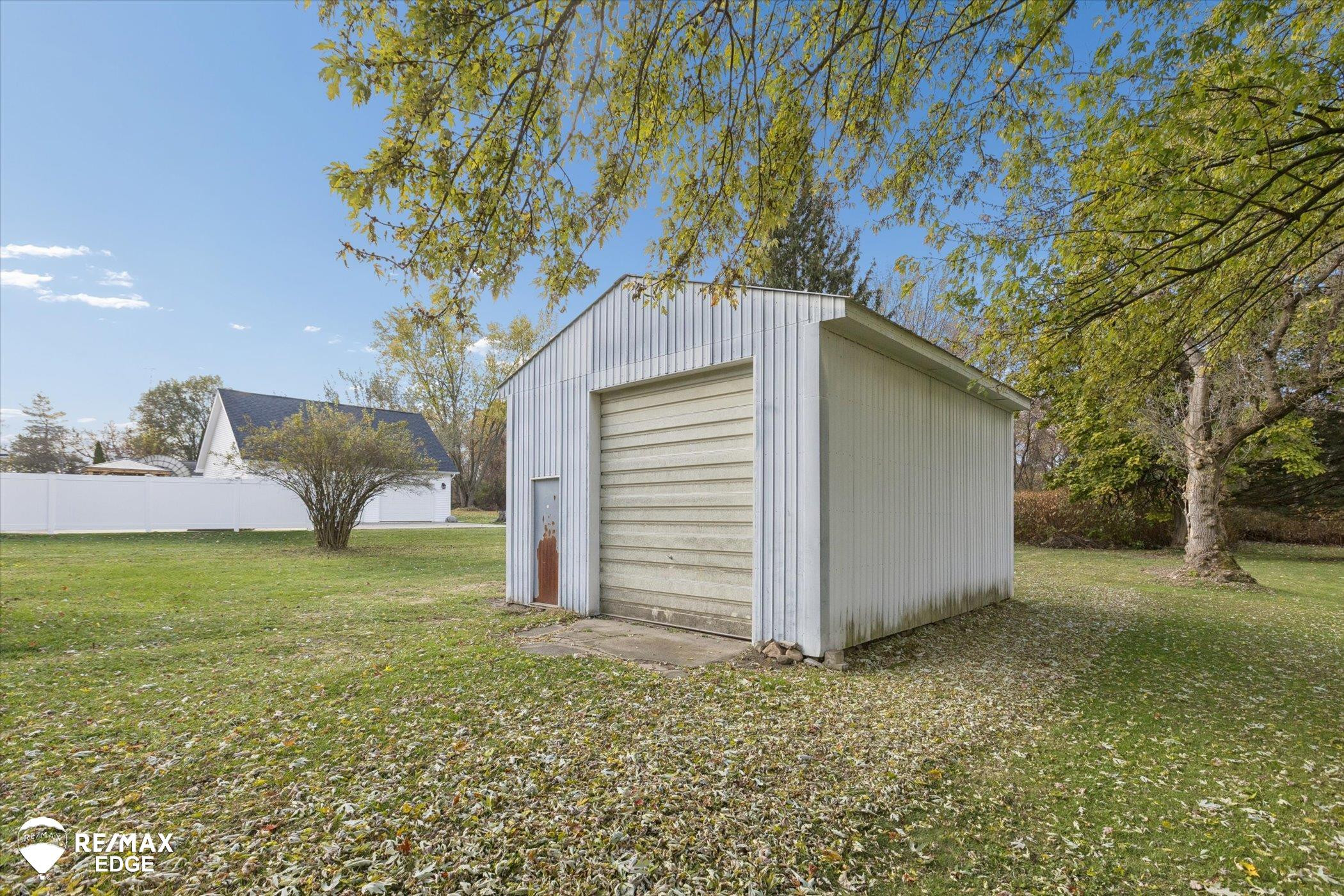 1166 Forest Avenue, Burton, MI 48509 — Photo 29