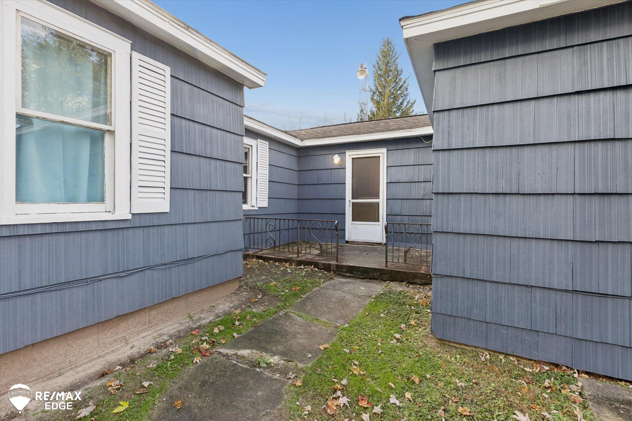 1166 Forest Avenue, Burton, MI 48509 — Photo 43