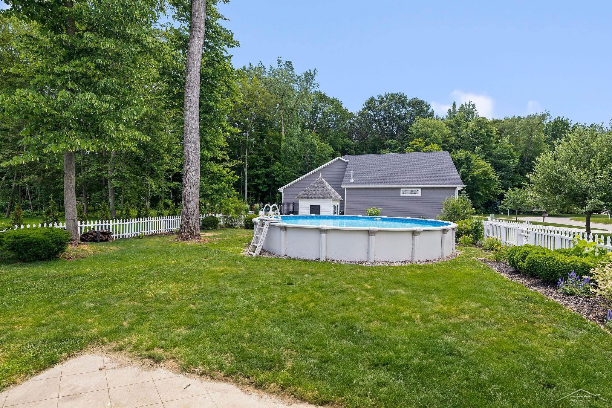 12449 Northway Parkway, Freeland, MI 48623 — Photo 45