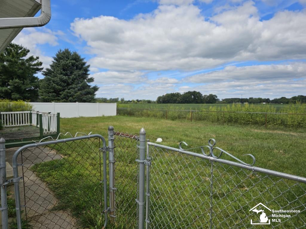 5724 Consear Road, MI 49267 — Photo 4