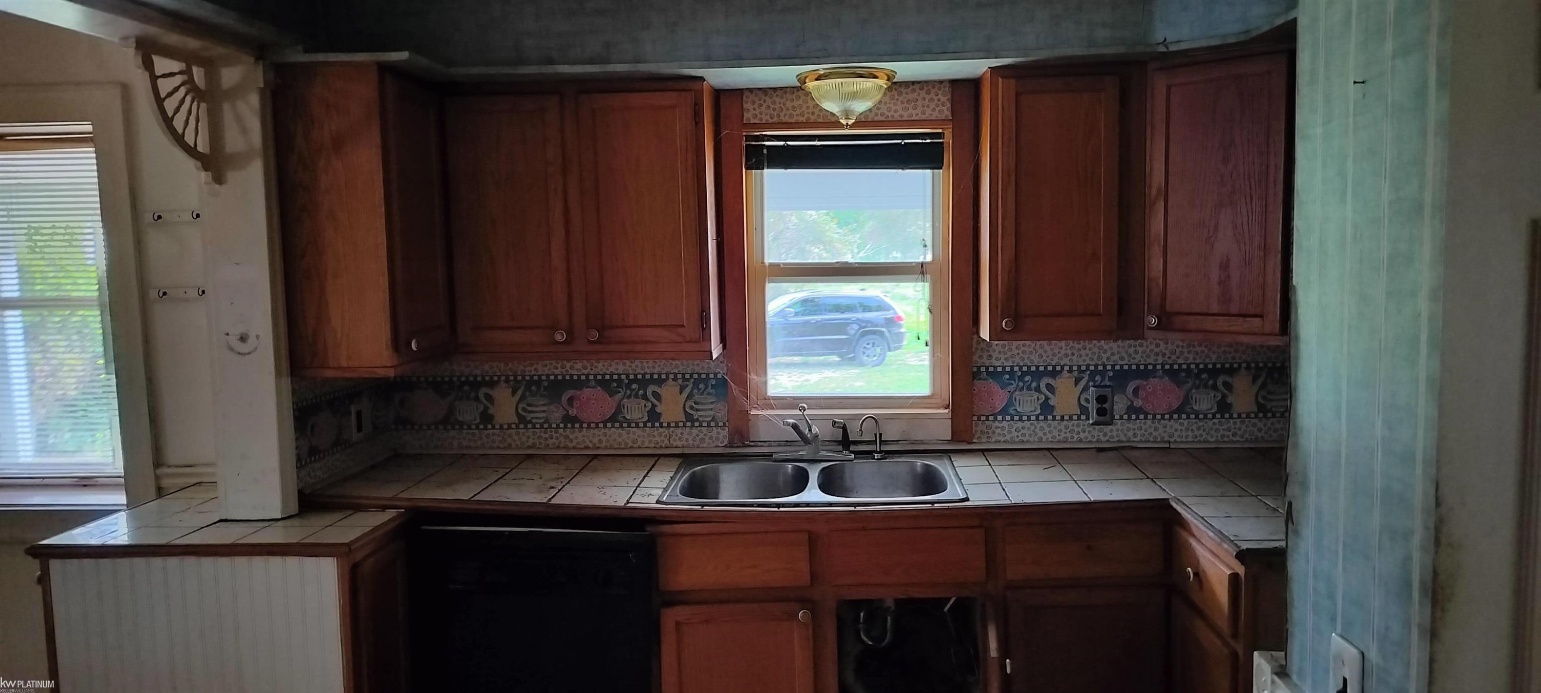 6098 Burtch Street, MI 48032 — Photo 9