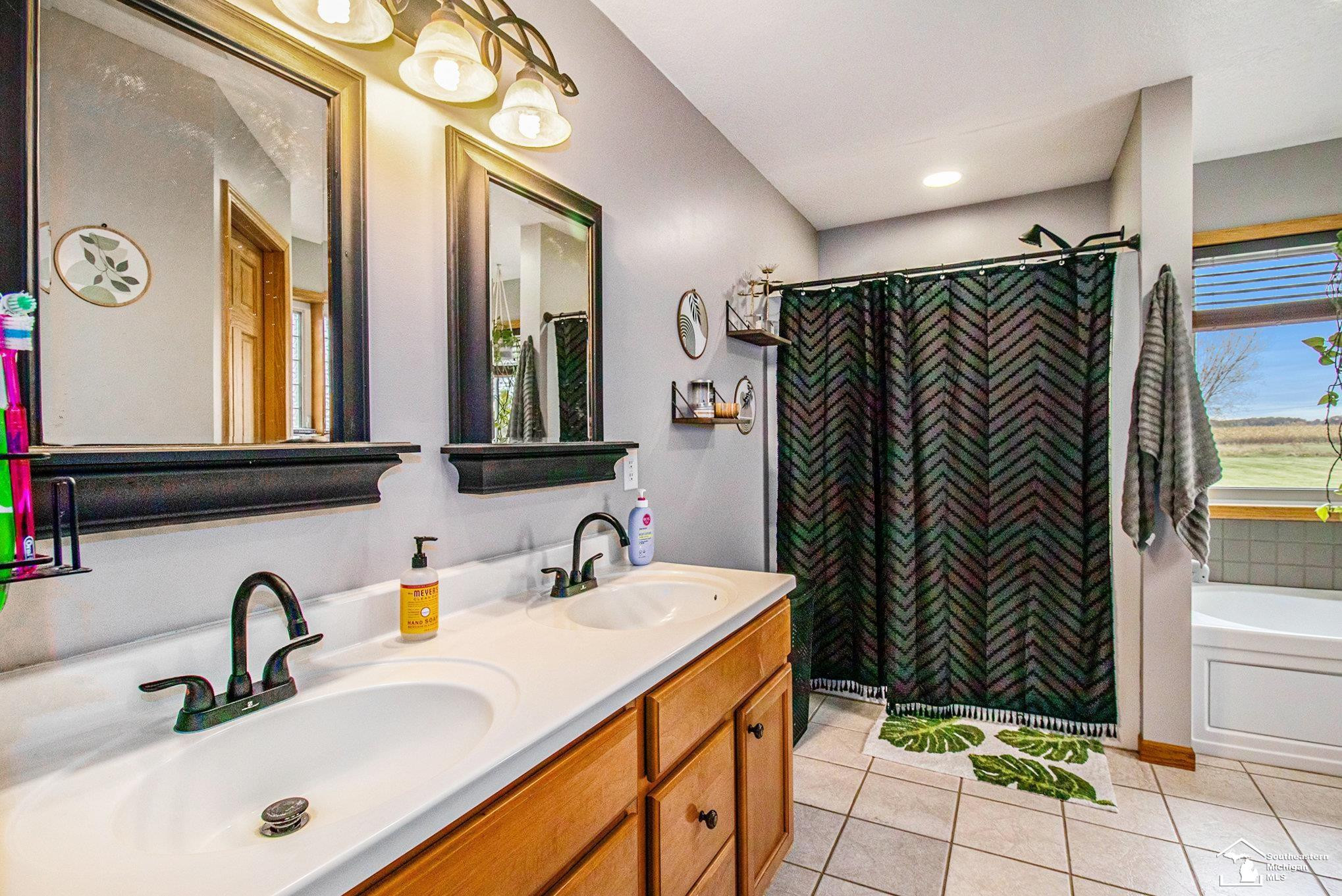 8233 Sylvania Petersburg Road, MI 49267 — Photo 11