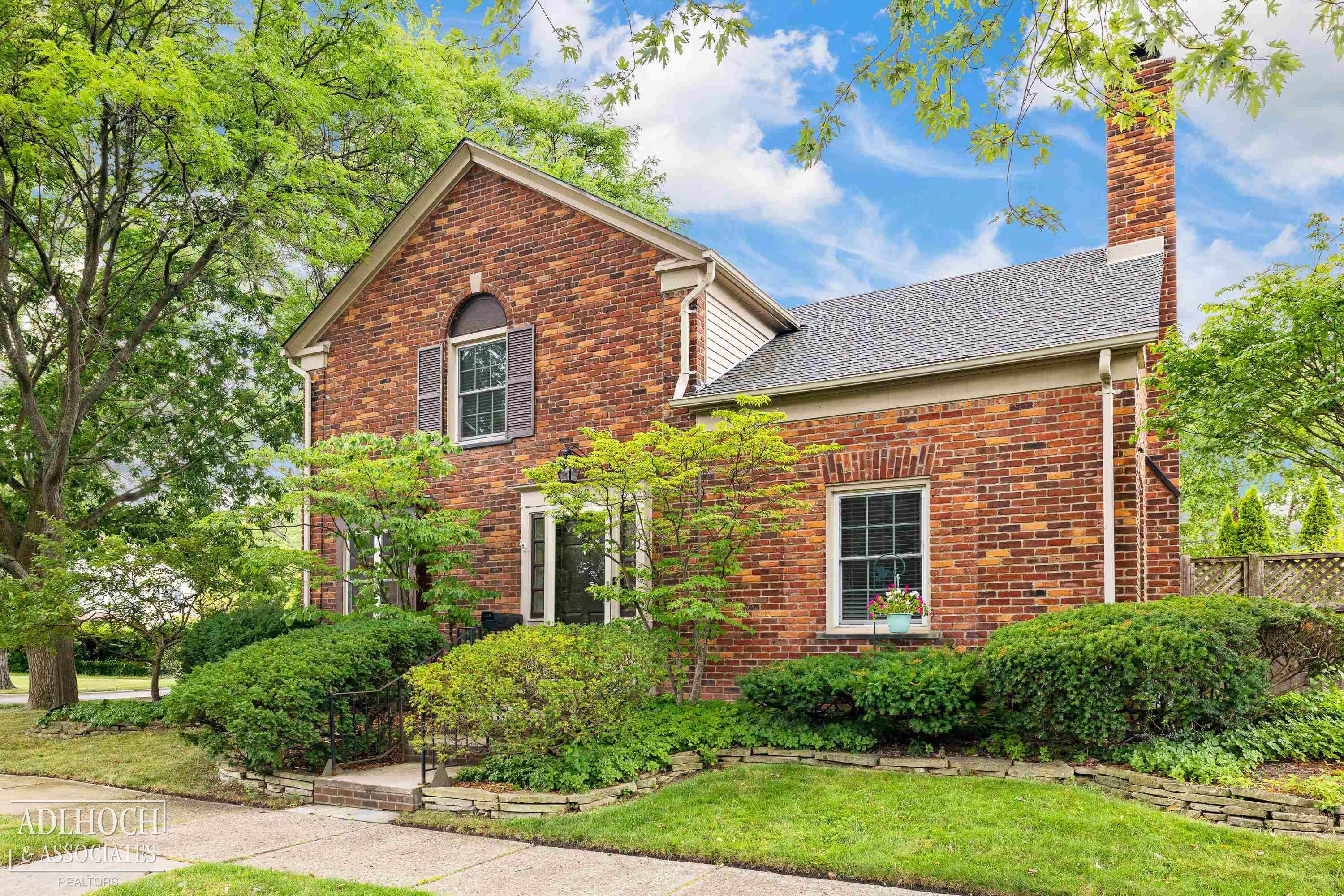 380 Merriweather Road, Grosse Pointe Farms, MI 48236 — front exterior