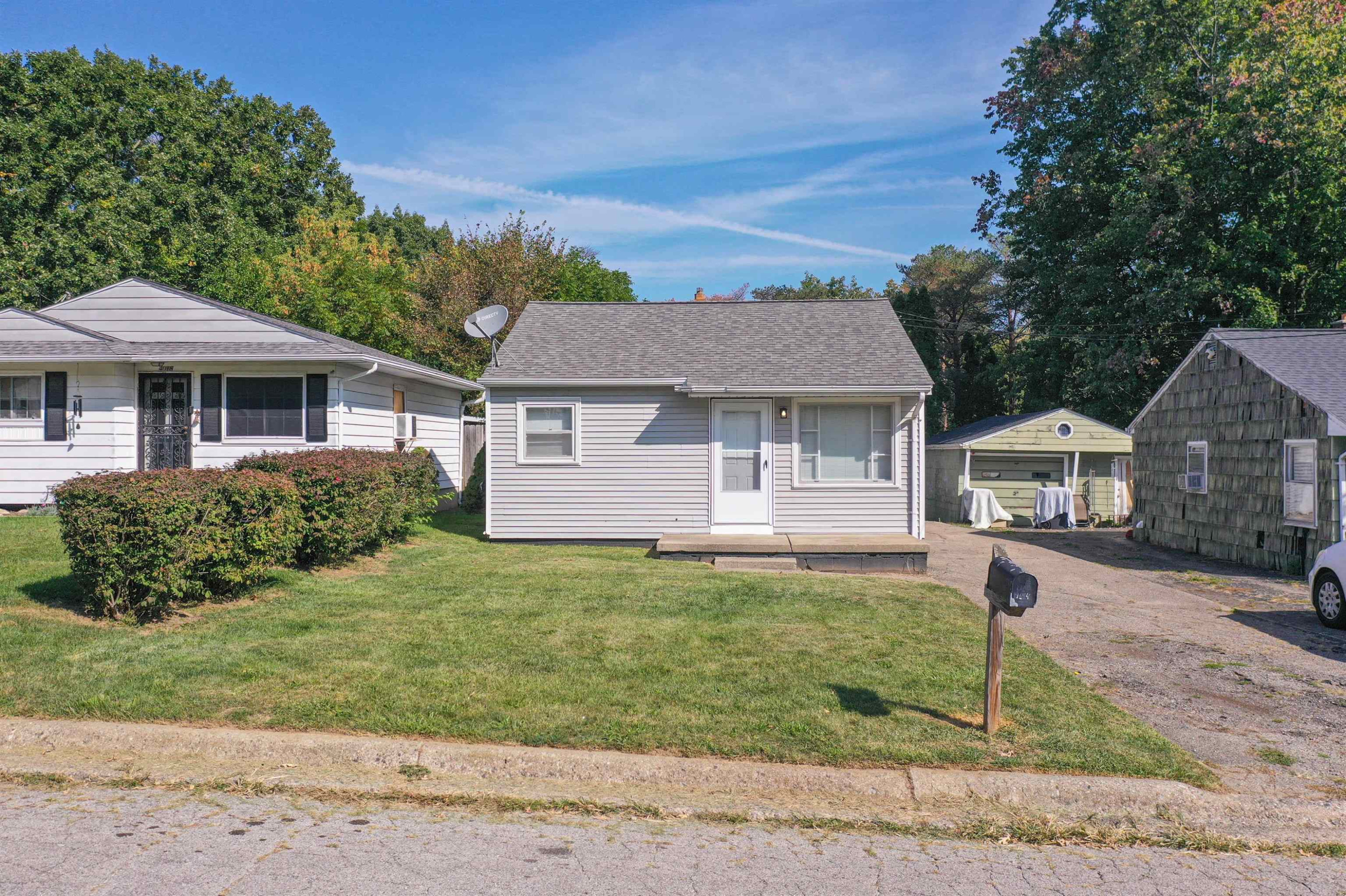 4014 Jacque Street, Flint, MI 48532 — front exterior