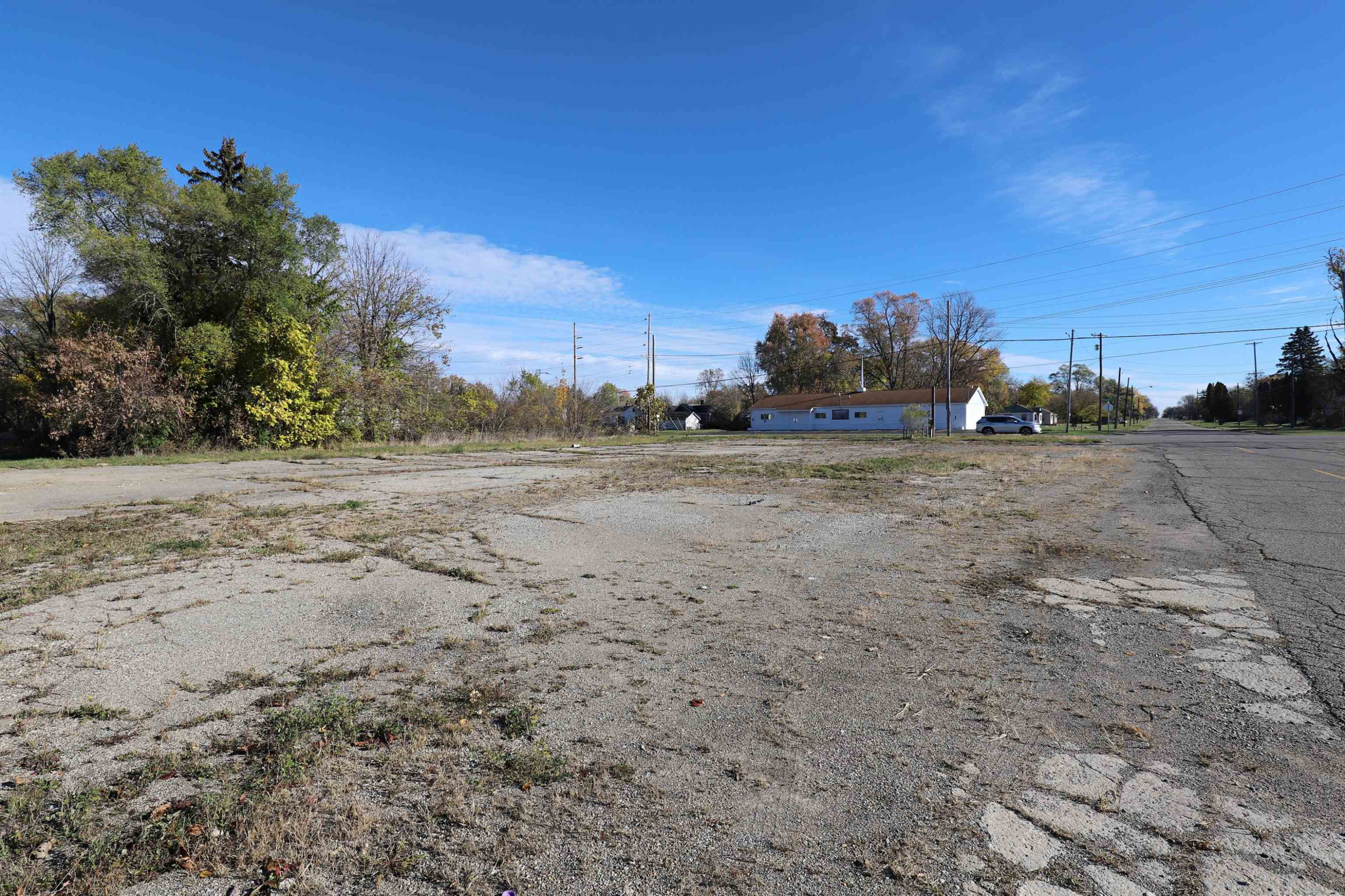 702/718 W Flint Park Boulevard, Flint, MI 48505 — front exterior