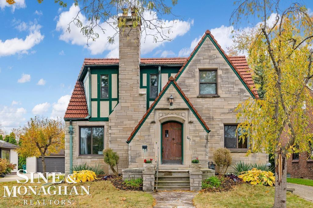 847 Barrington Road, Grosse Pointe Park, MI 48230 — front exterior