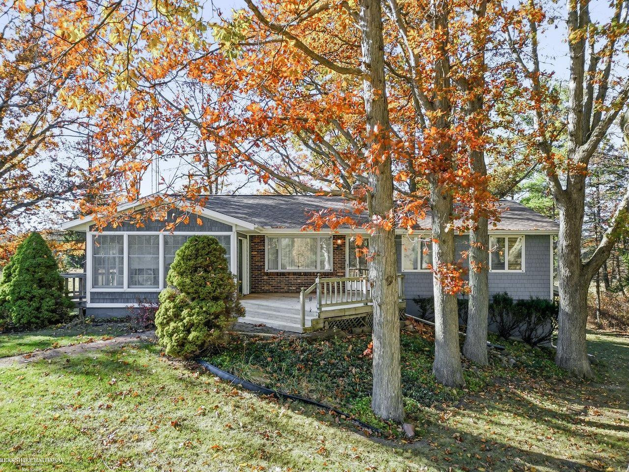 5541 Vincent Road, MI 48049 — front exterior