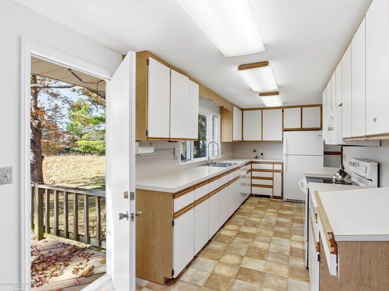 5541 Vincent Road, MI 48049 — Photo 12