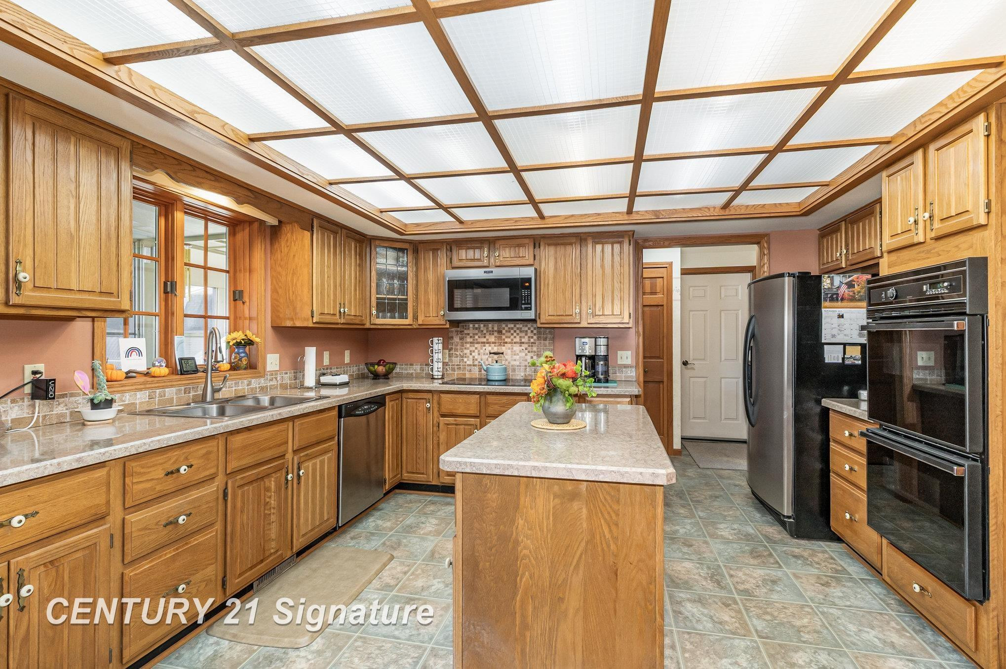 8440 N Gleaner Road, Freeland, MI 48623 — Photo 12