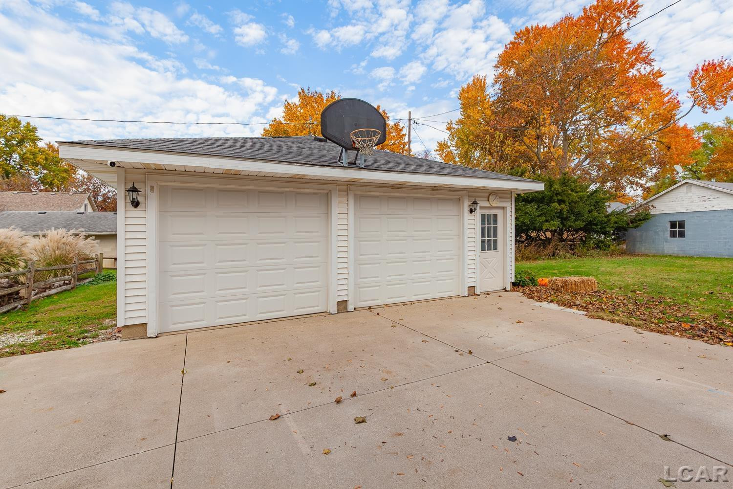 215 White Street, Blissfield, MI 49228 — Photo 36