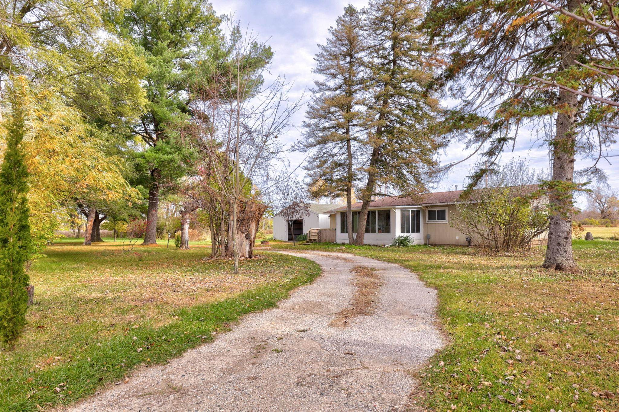 5675 Oak Road, Vassar, MI 48768 — Photo 3
