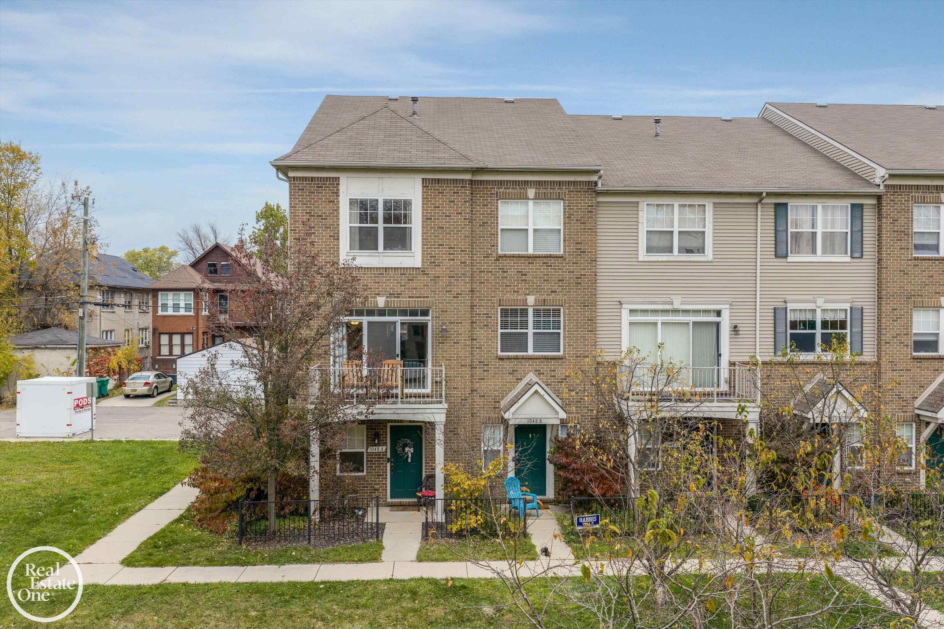 1048 Lakepointe Street, A, Grosse Pointe Park, MI 48230 — Photo 2