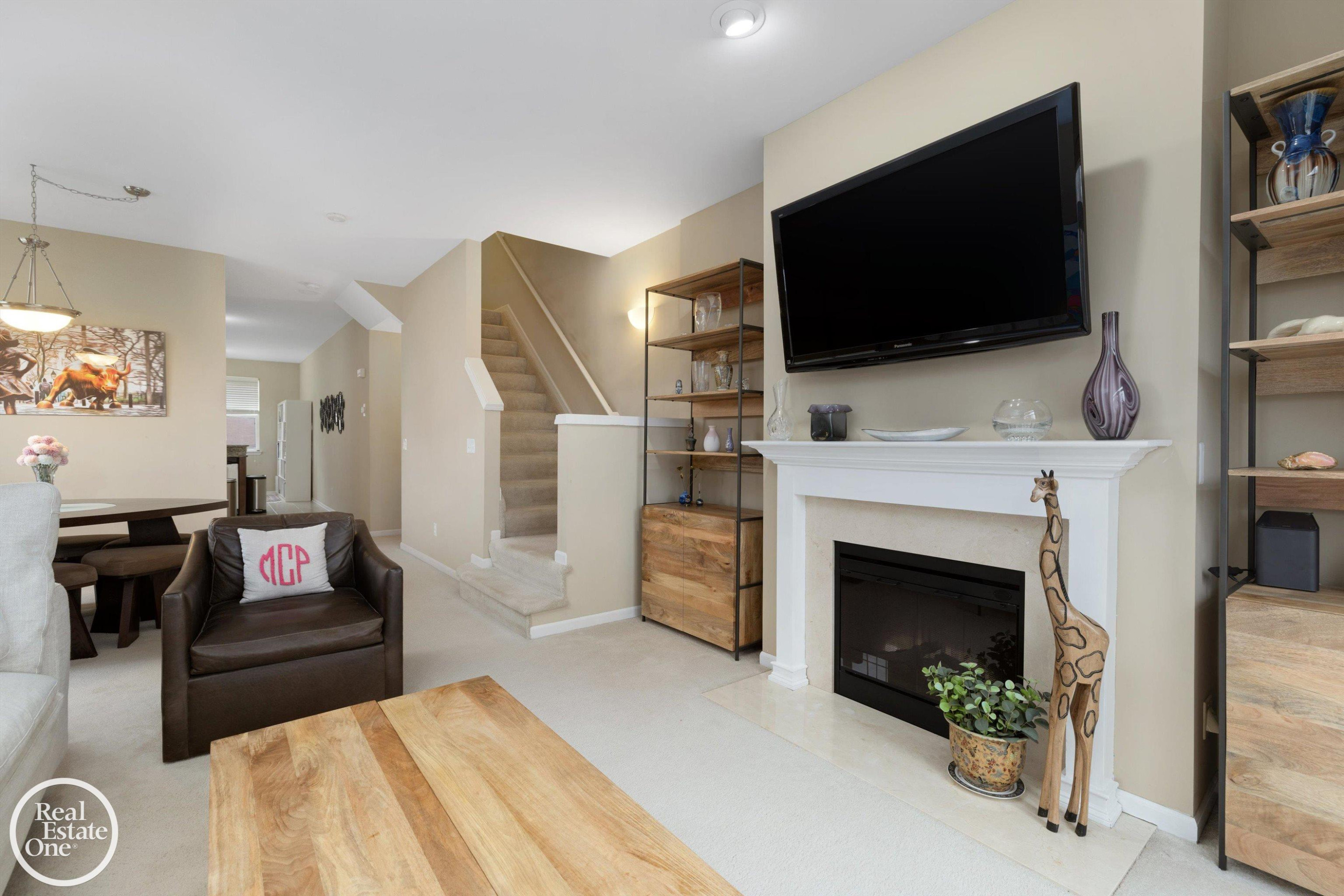 1048 Lakepointe Street, A, Grosse Pointe Park, MI 48230 — Photo 5