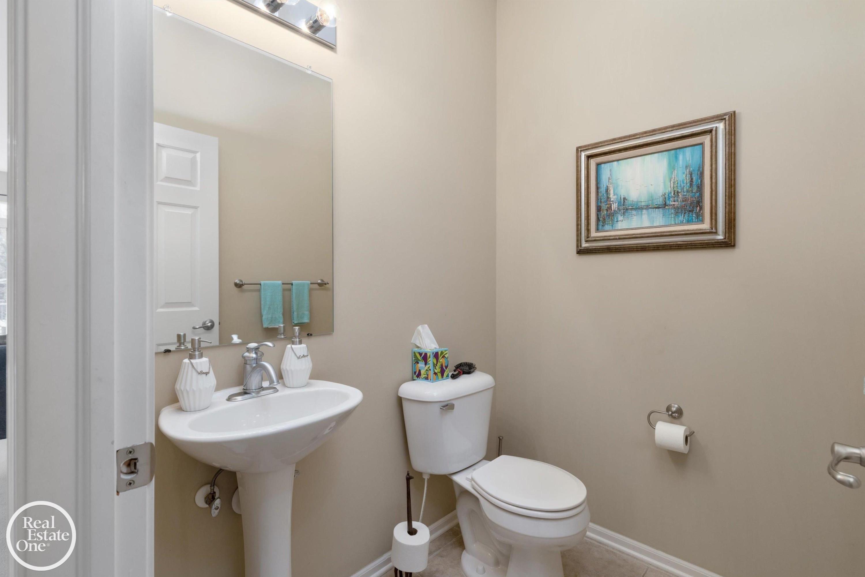 1048 Lakepointe Street, A, Grosse Pointe Park, MI 48230 — Photo 11