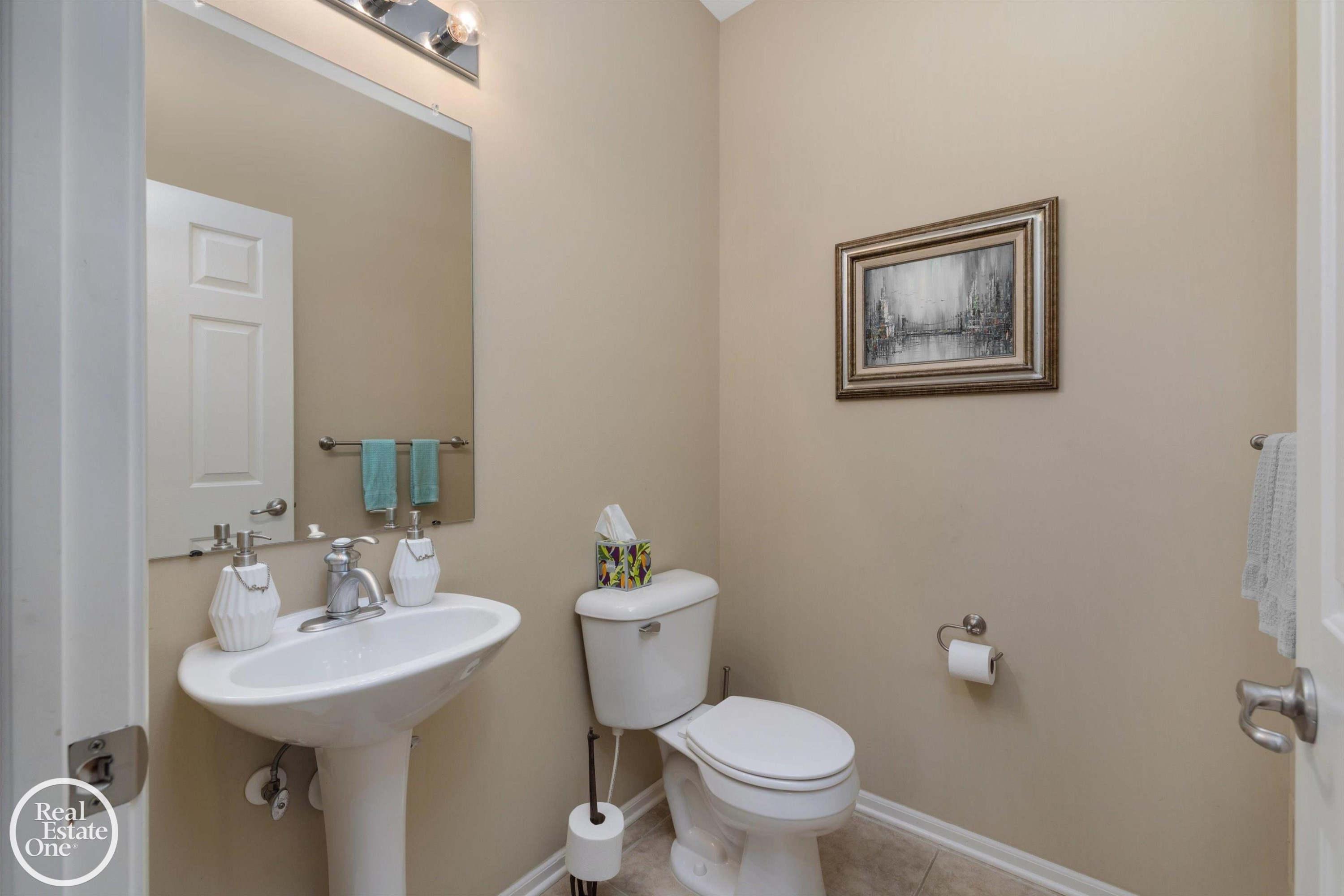 1048 Lakepointe Street, A, Grosse Pointe Park, MI 48230 — Photo 12
