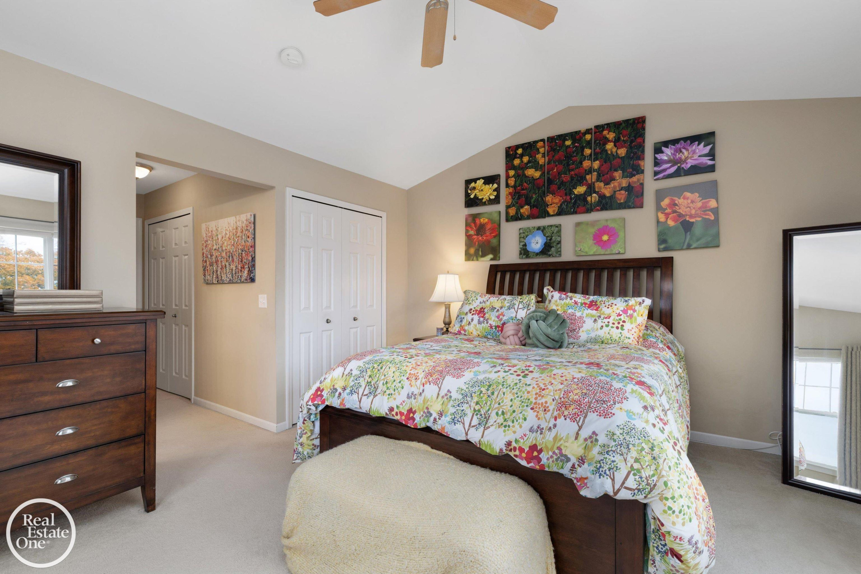 1048 Lakepointe Street, A, Grosse Pointe Park, MI 48230 — Photo 18