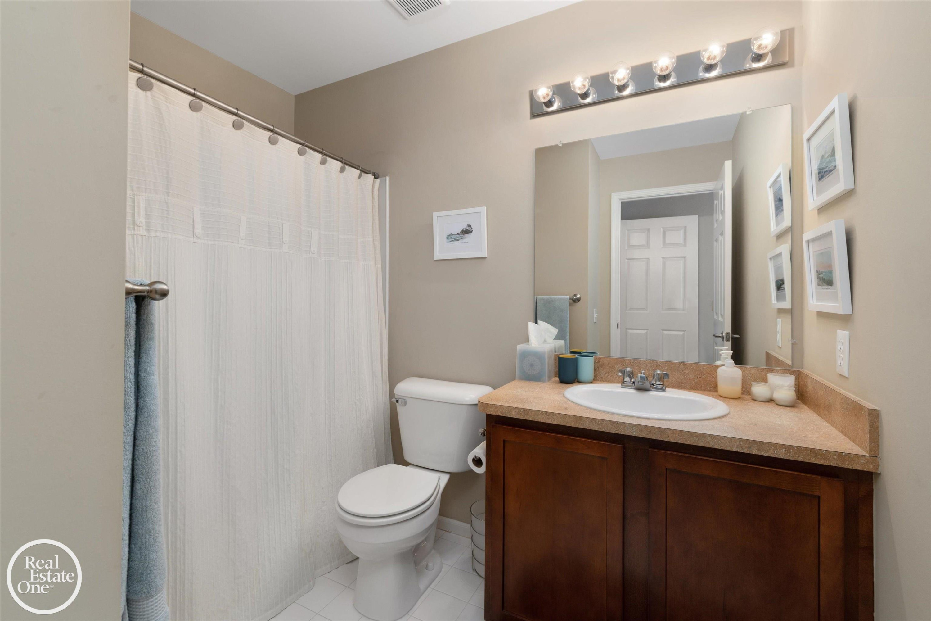 1048 Lakepointe Street, A, Grosse Pointe Park, MI 48230 — Photo 22