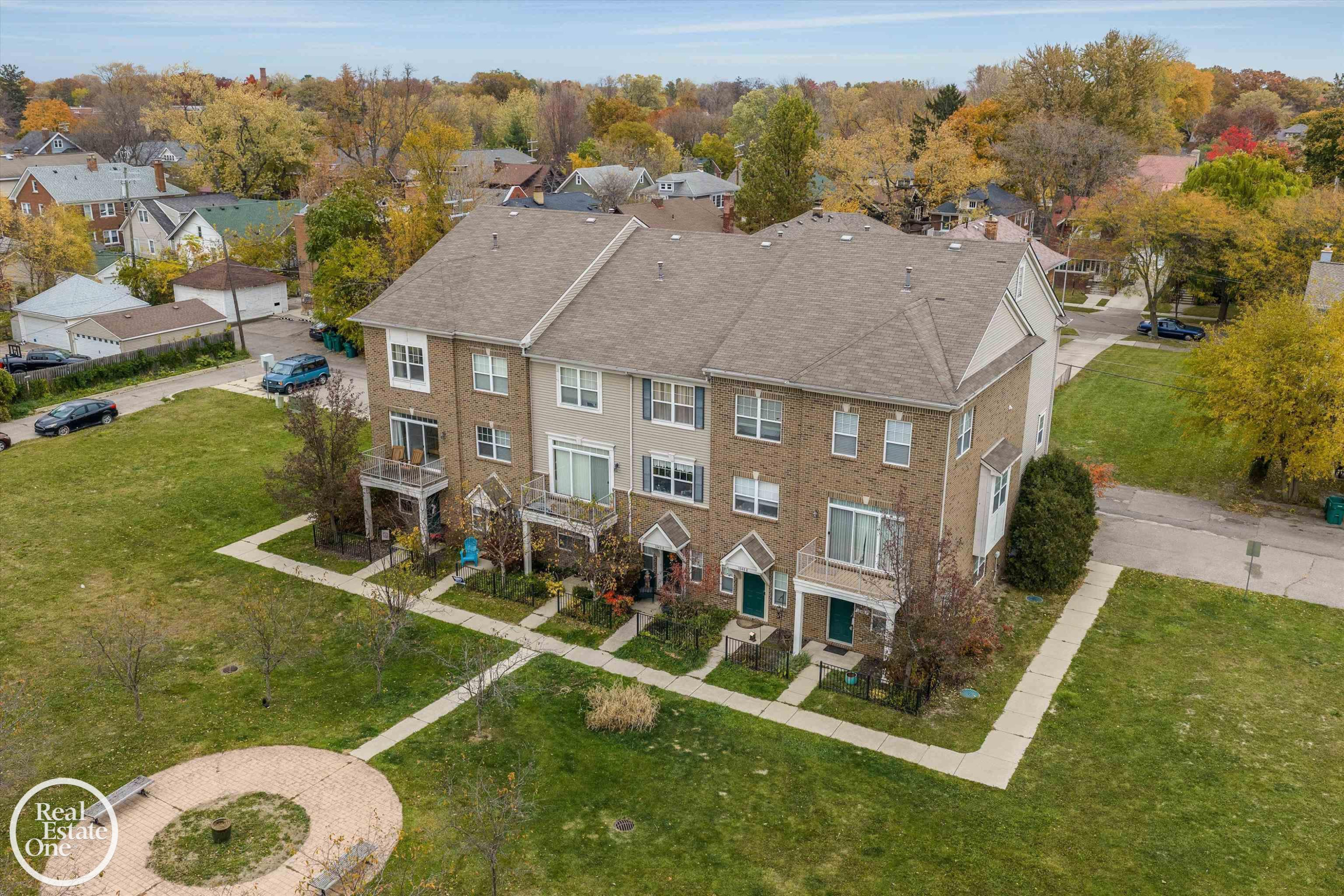 1048 Lakepointe Street, A, Grosse Pointe Park, MI 48230 — Photo 27