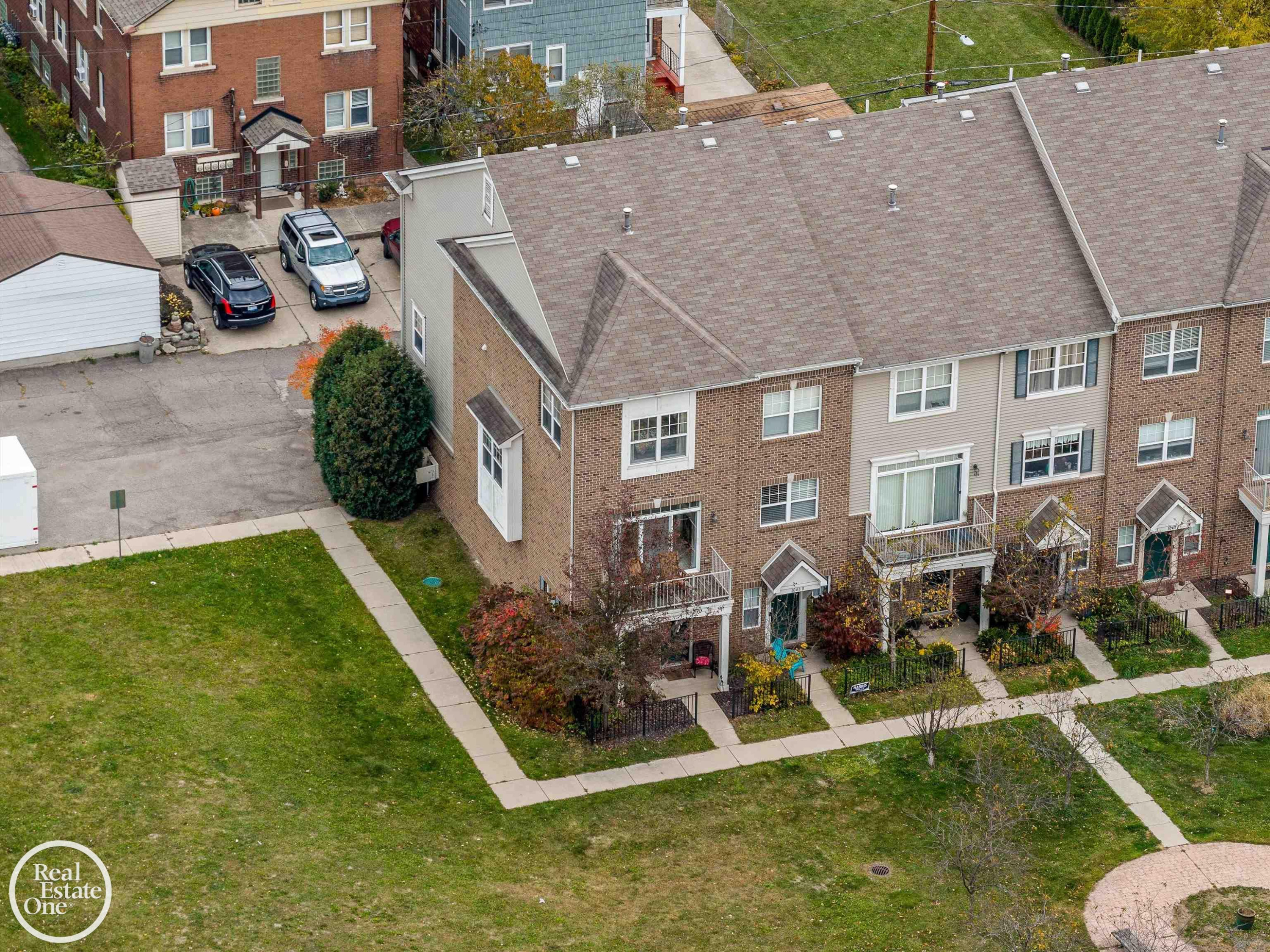 1048 Lakepointe Street, A, Grosse Pointe Park, MI 48230 — Photo 31