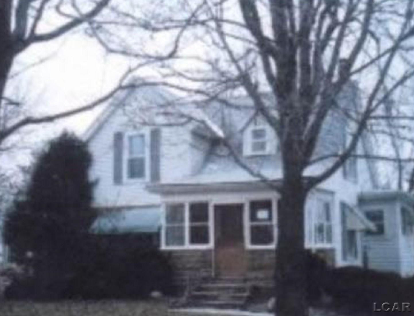 2810 E Maumee Street, Adrian, MI 49221 — front exterior