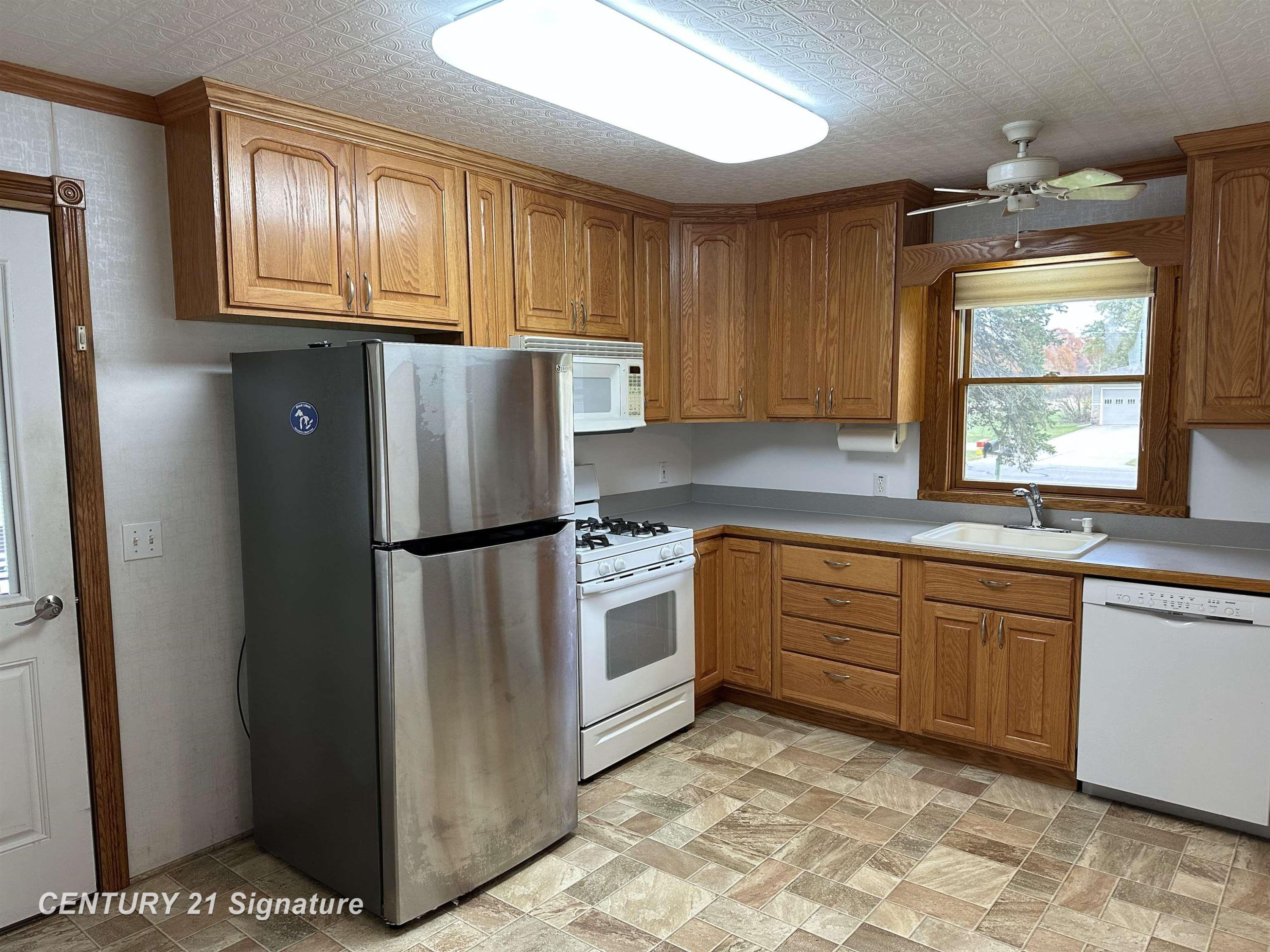 5281 Deland Road, Flushing, MI 48433 — Photo 6