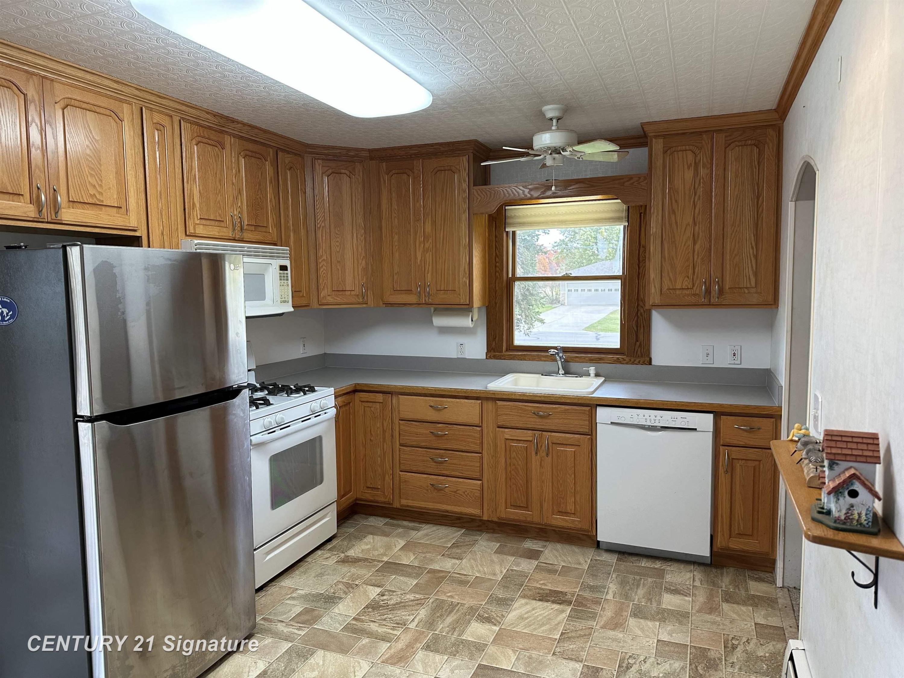 5281 Deland Road, Flushing, MI 48433 — Photo 8