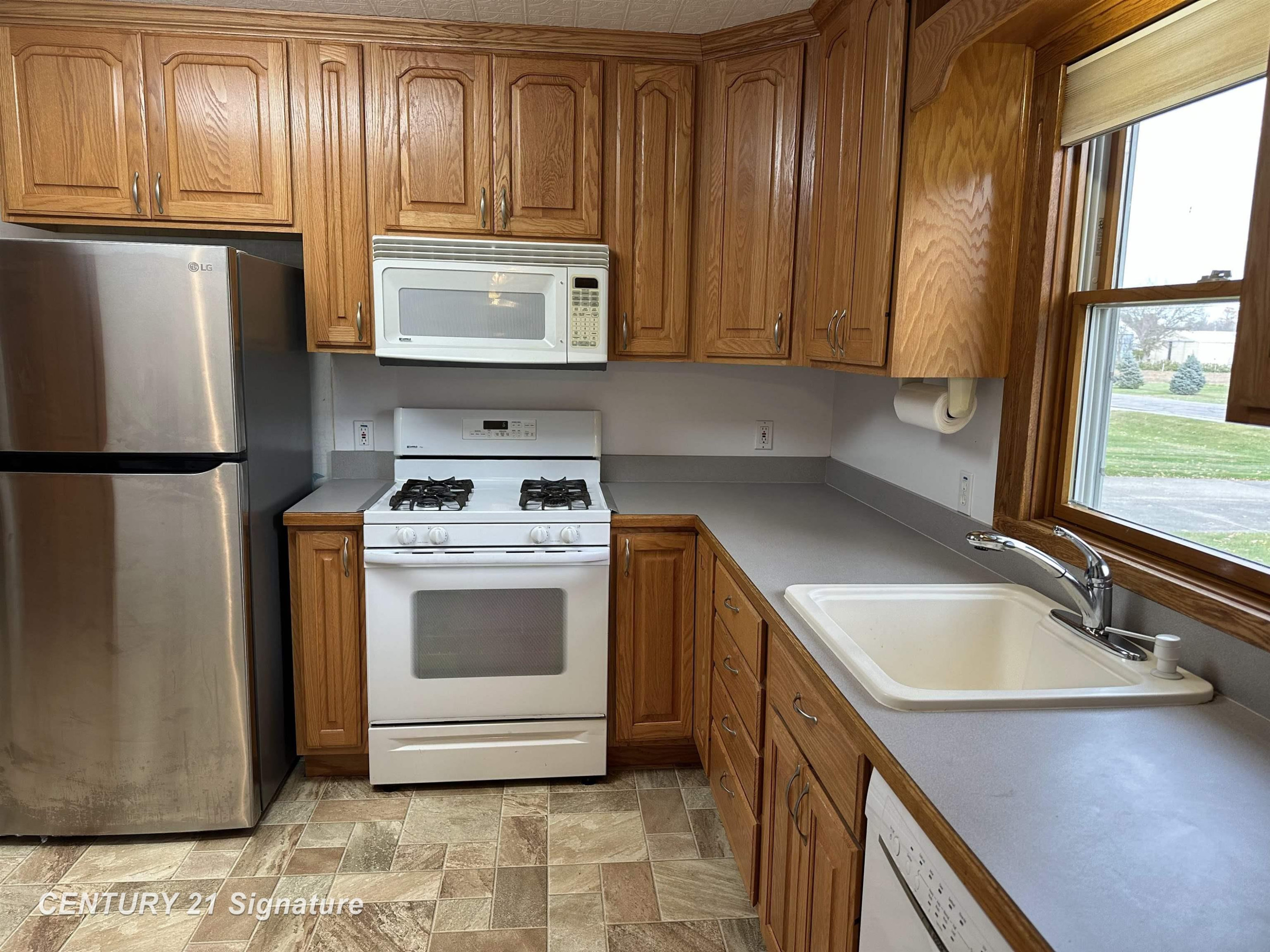 5281 Deland Road, Flushing, MI 48433 — Photo 9