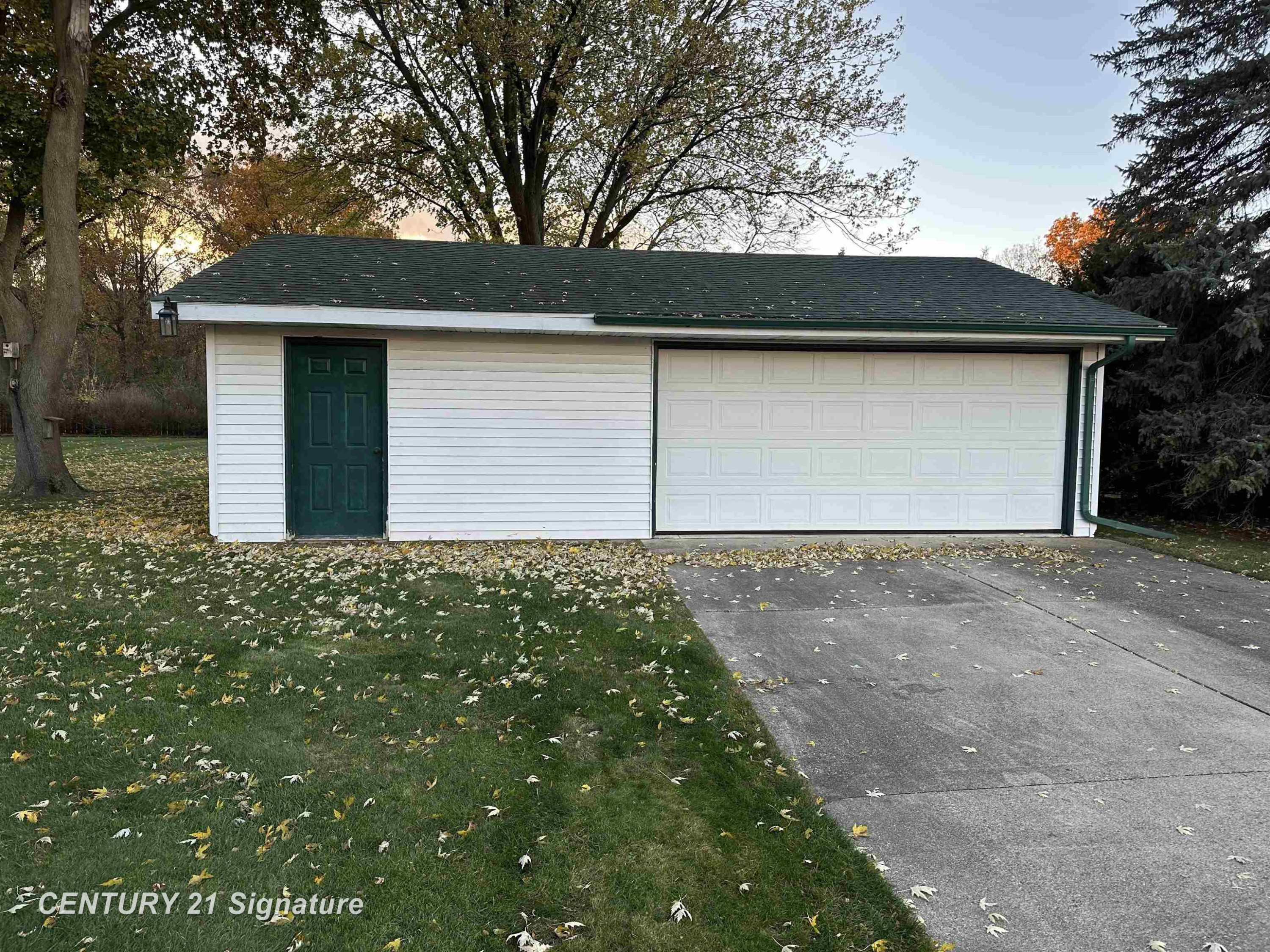 5281 Deland Road, Flushing, MI 48433 — Photo 32