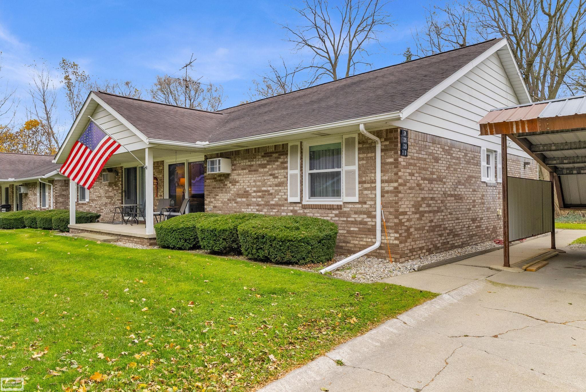 324 N Cedar Street, Imlay City, MI 48444 — Photo 2
