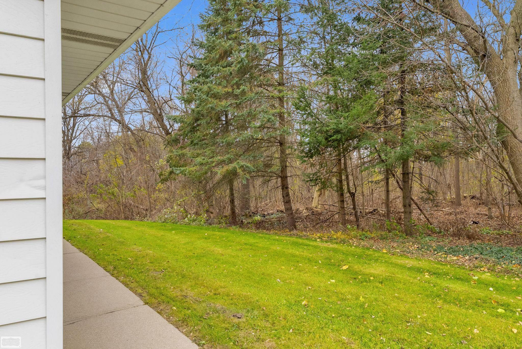 324 N Cedar Street, Imlay City, MI 48444 — Photo 5
