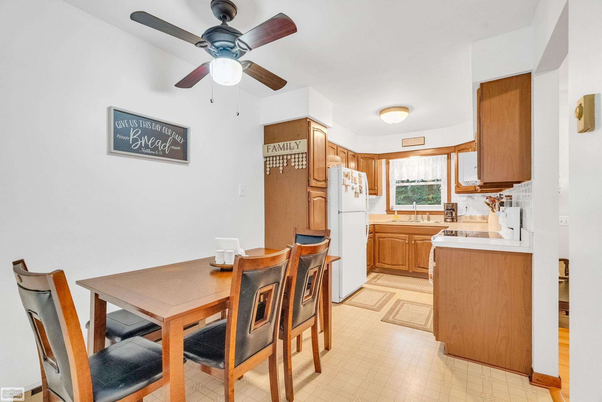 324 N Cedar Street, Imlay City, MI 48444 — Photo 12