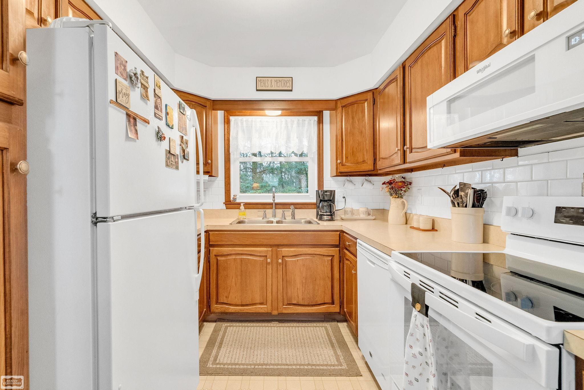 324 N Cedar Street, Imlay City, MI 48444 — Photo 21