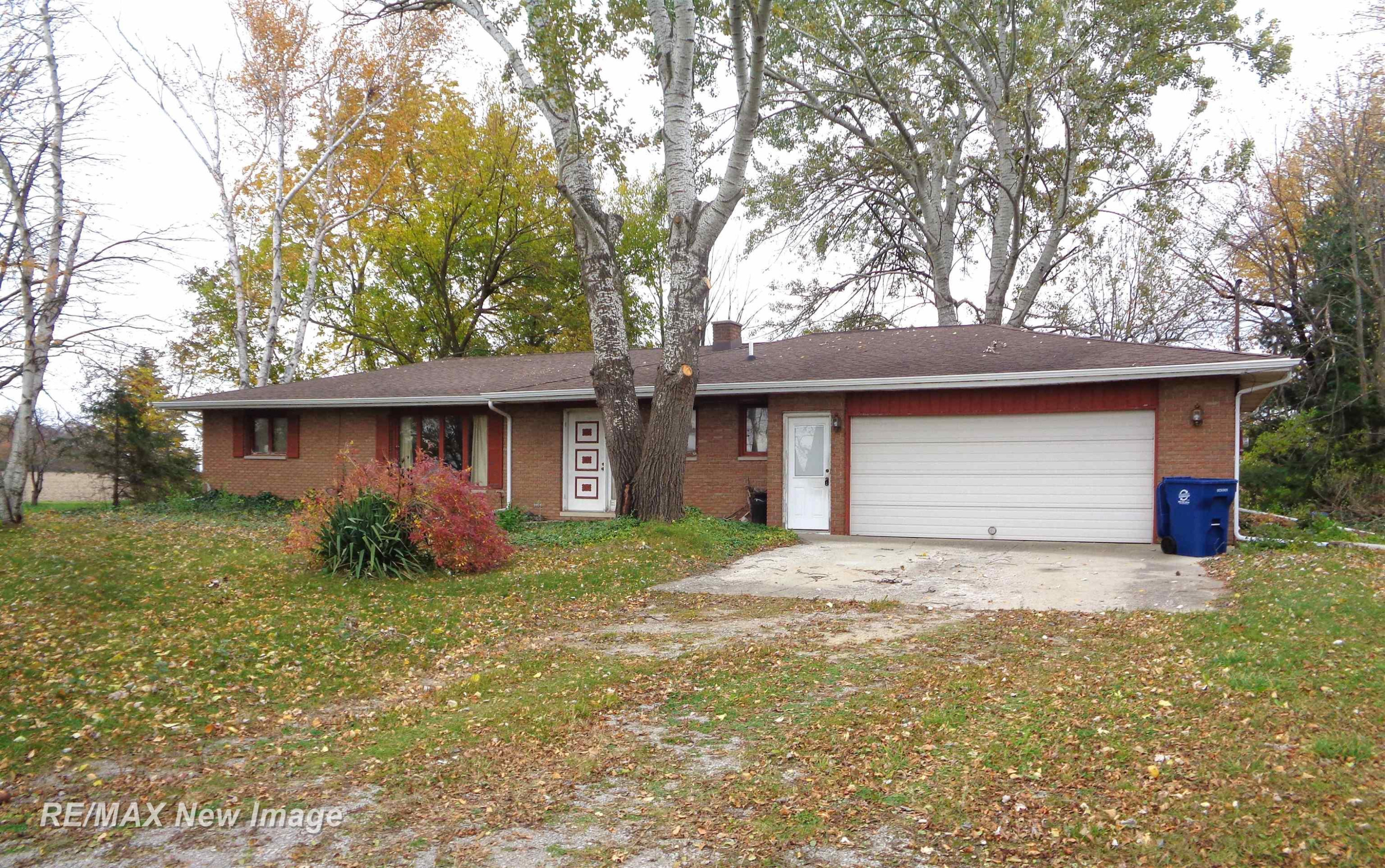 6493 Mower Road, Saginaw, MI 48601 — front exterior