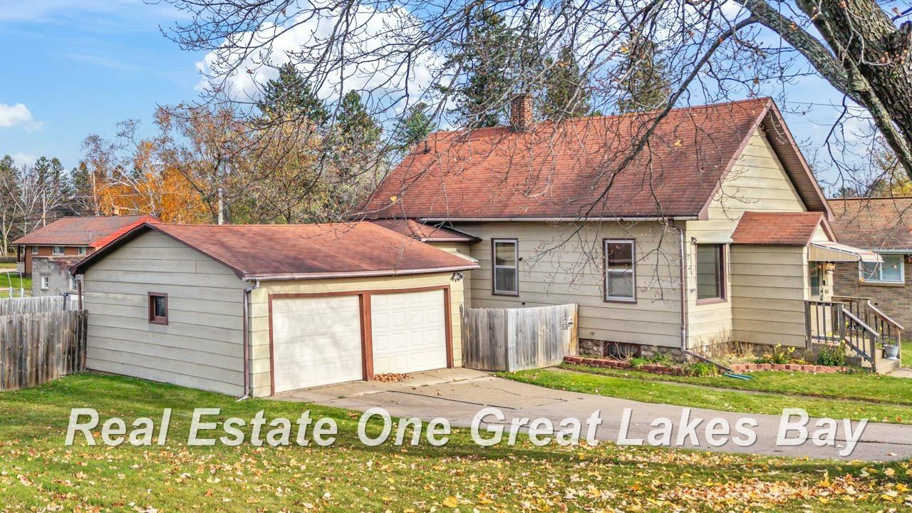 622 E Grant Street, Iron Mountain, MI 49801 — Photo 2