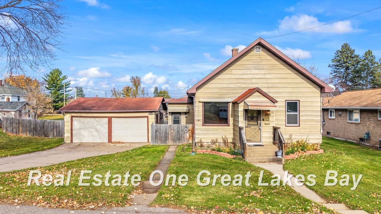 622 E Grant Street, Iron Mountain, MI 49801 — Photo 3