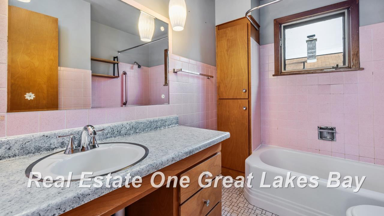 622 E Grant Street, Iron Mountain, MI 49801 — Photo 13