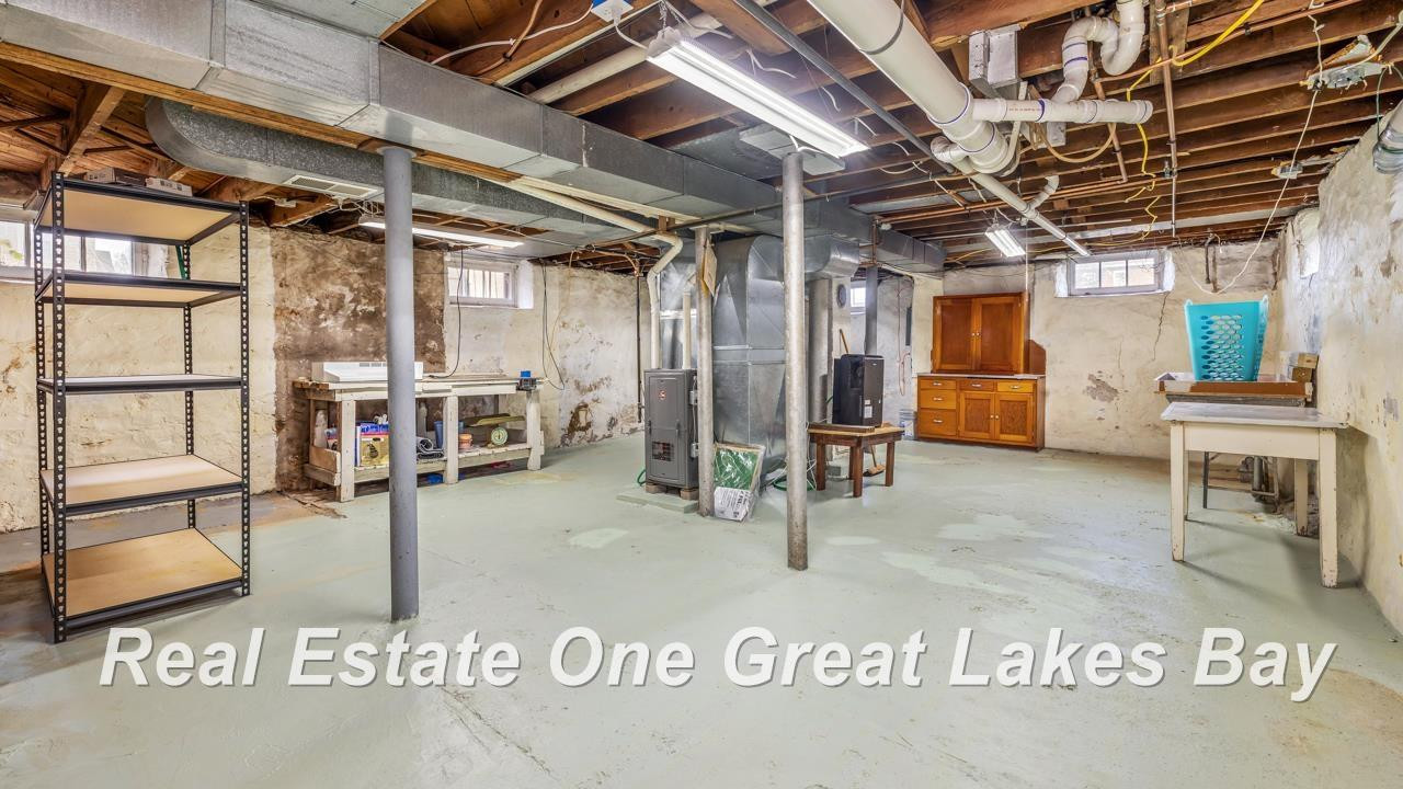 622 E Grant Street, Iron Mountain, MI 49801 — Photo 17