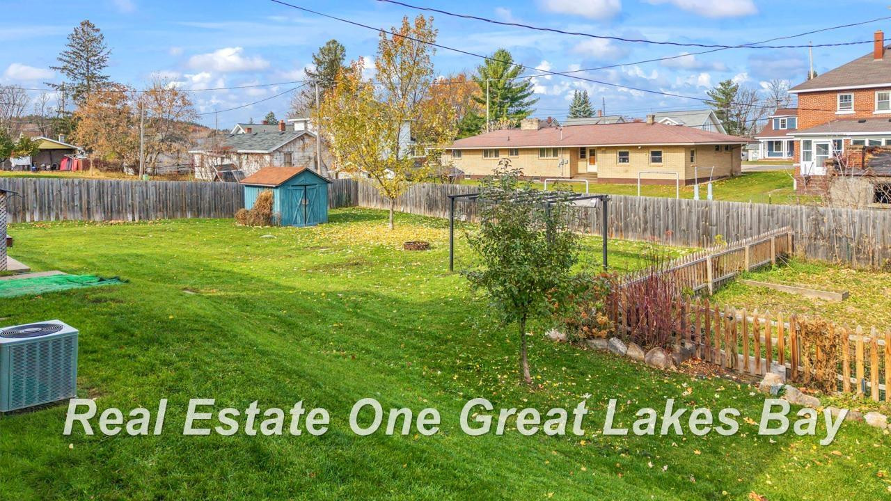 622 E Grant Street, Iron Mountain, MI 49801 — Photo 22