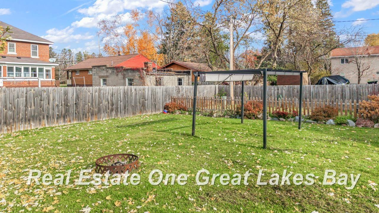 622 E Grant Street, Iron Mountain, MI 49801 — Photo 23