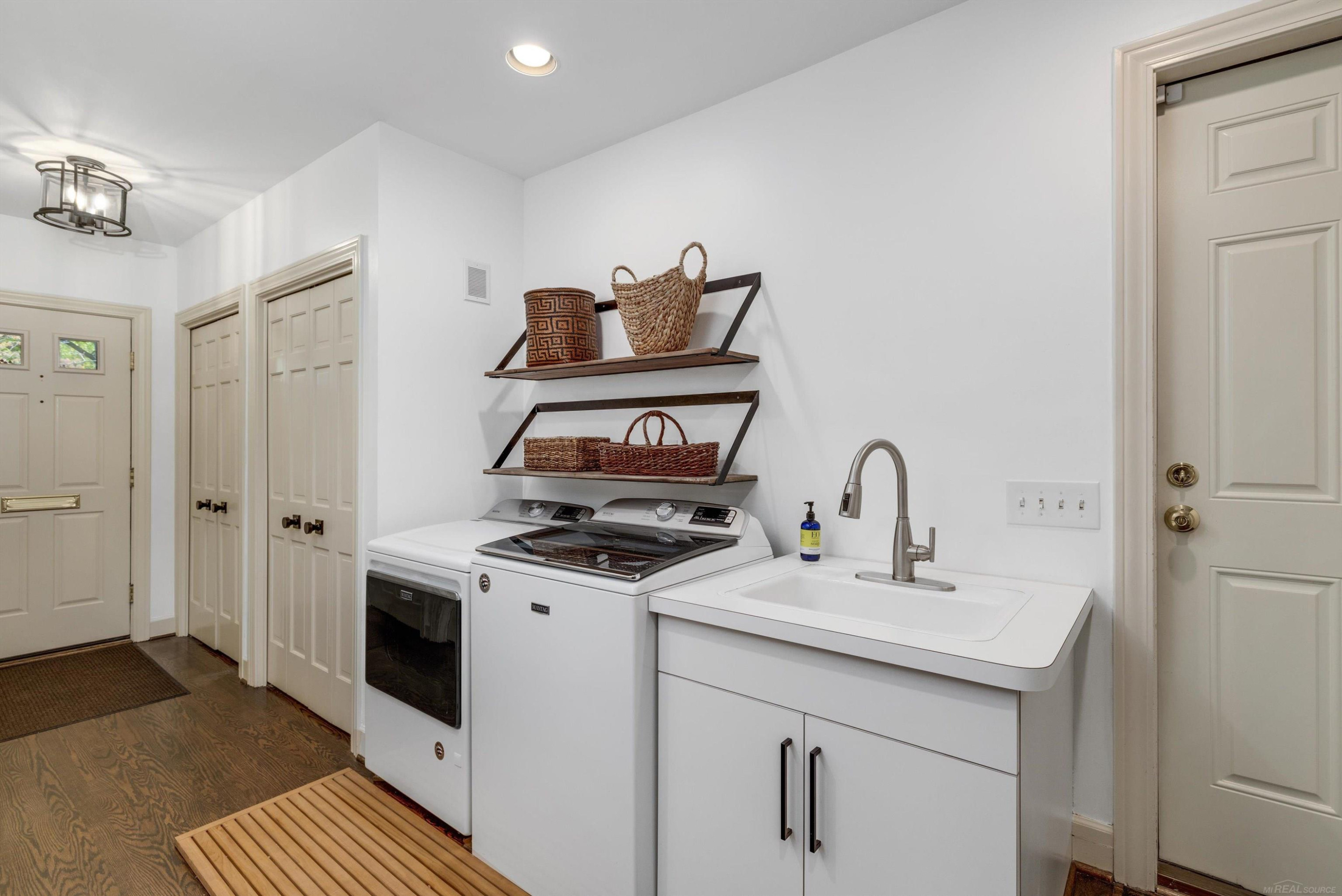 4 Cameron Place, Grosse Pointe, MI 48230 — Photo 31