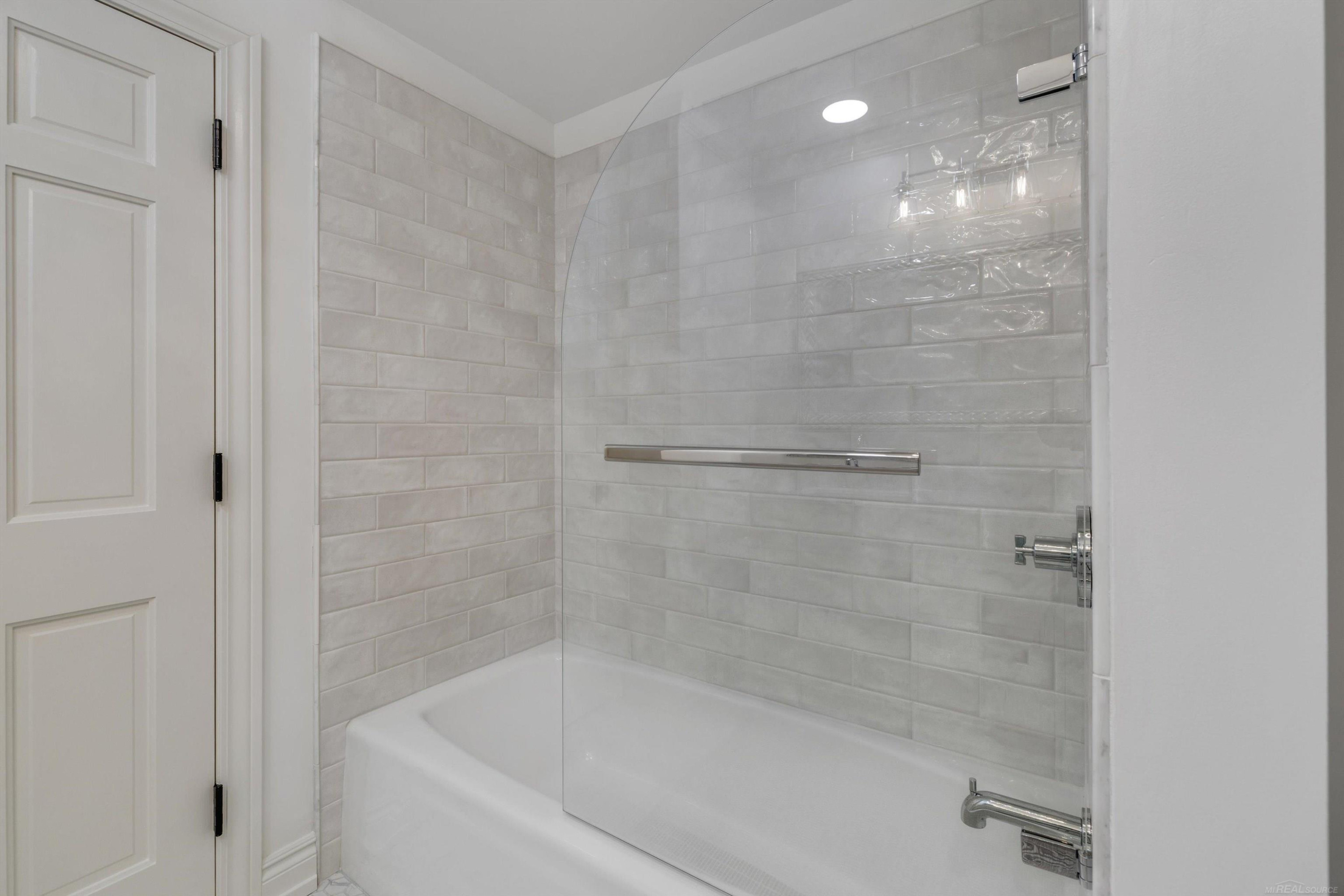 4 Cameron Place, Grosse Pointe, MI 48230 — Photo 48