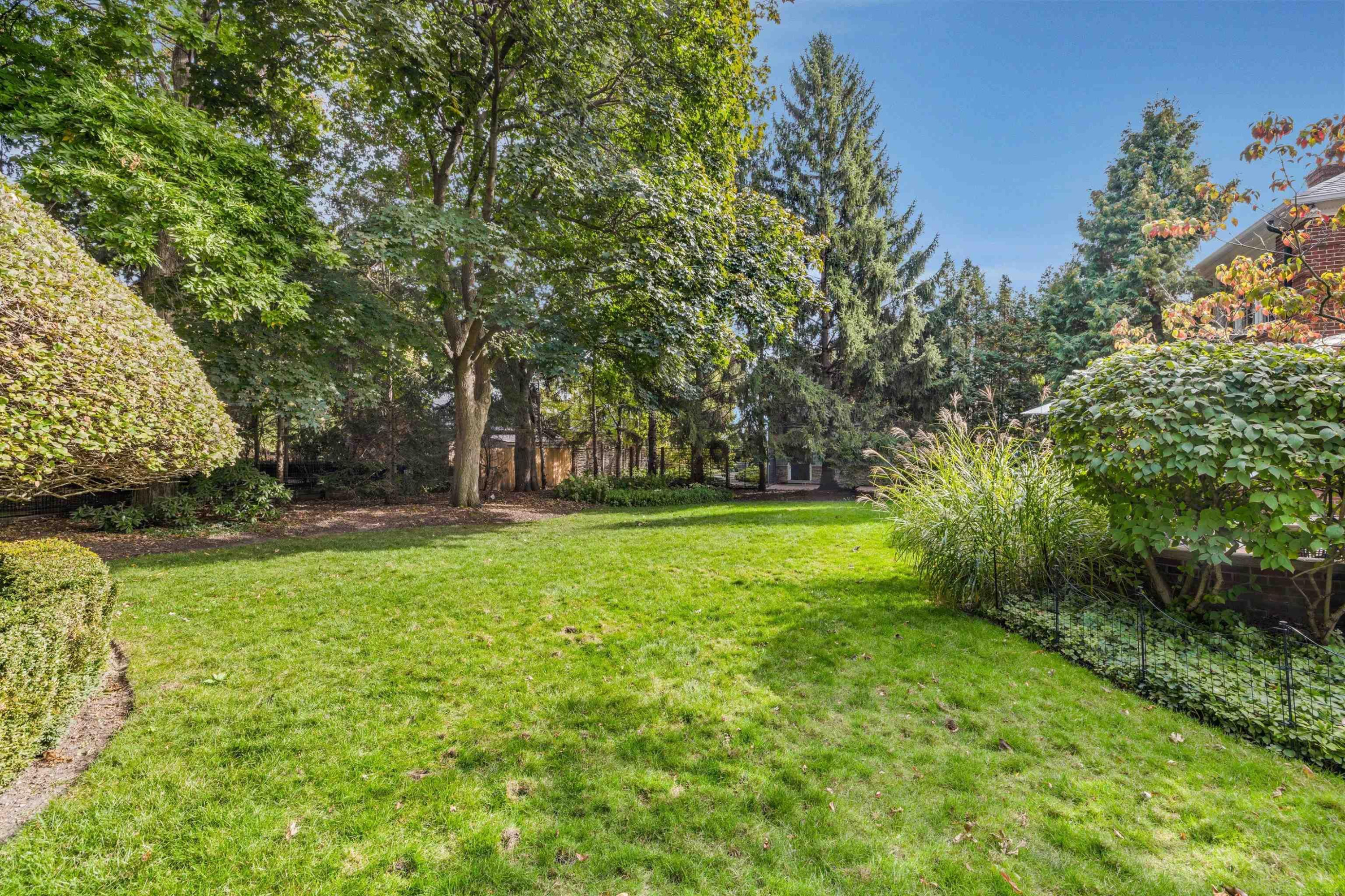 4 Cameron Place, Grosse Pointe, MI 48230 — Photo 72