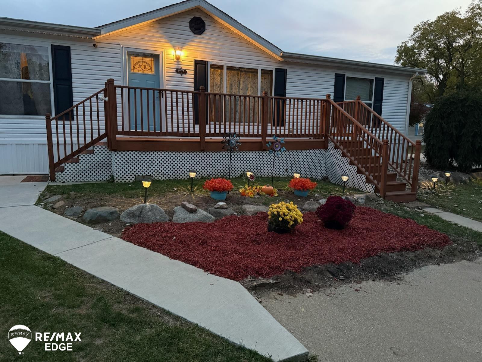 257 Grissom Court, Flushing, MI 48433 — front exterior