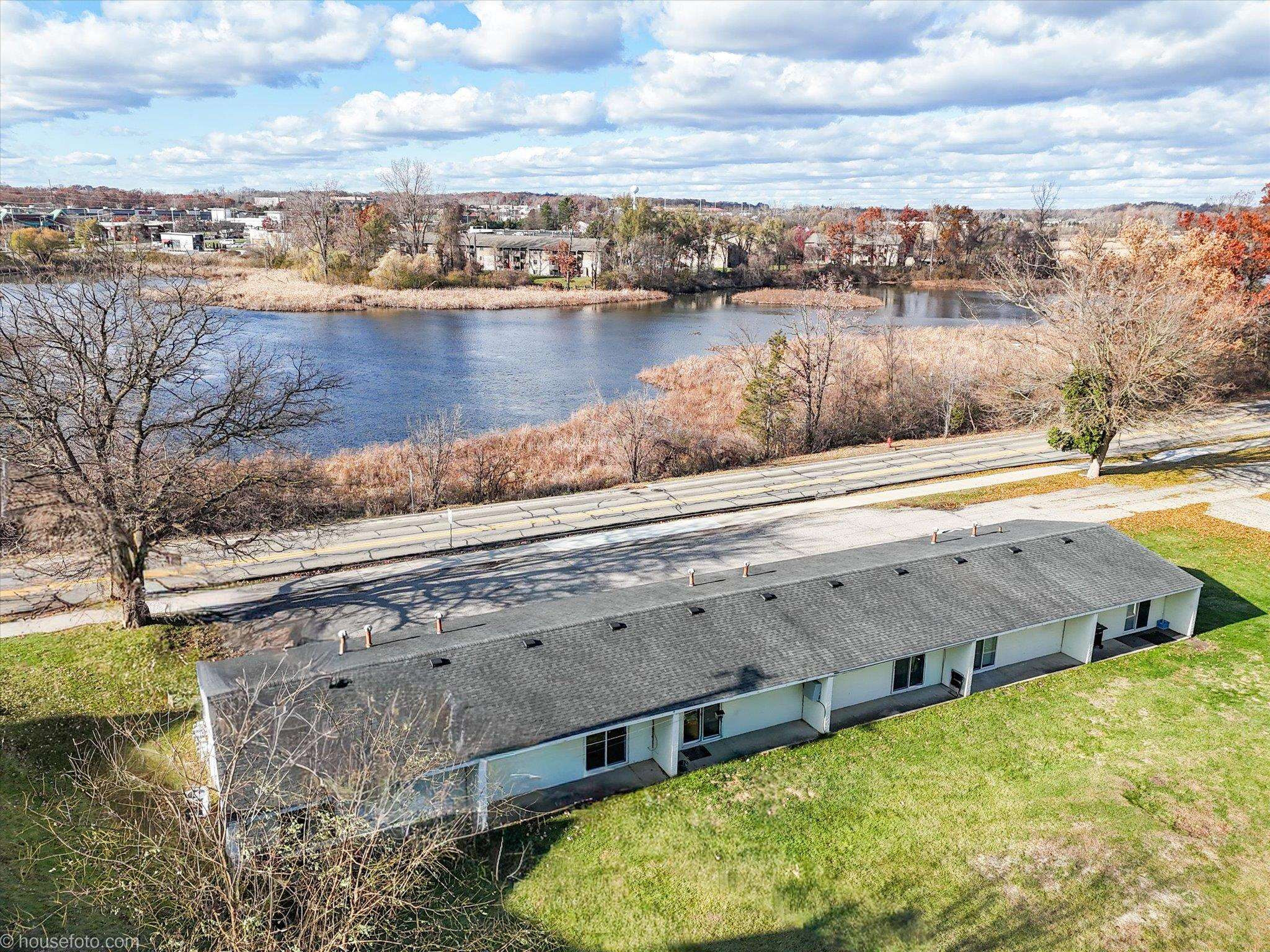 660 Flint Road, Brighton, MI 48116 — Photo 7