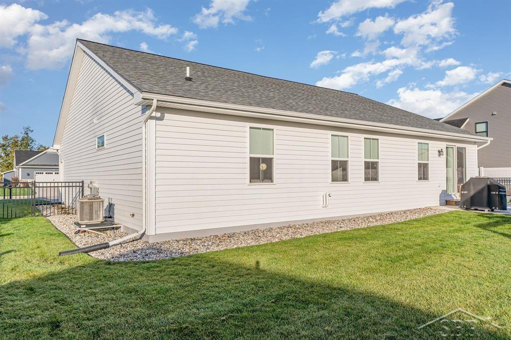 8554 Oakhill Drive, Freeland, MI 48623 — Photo 25
