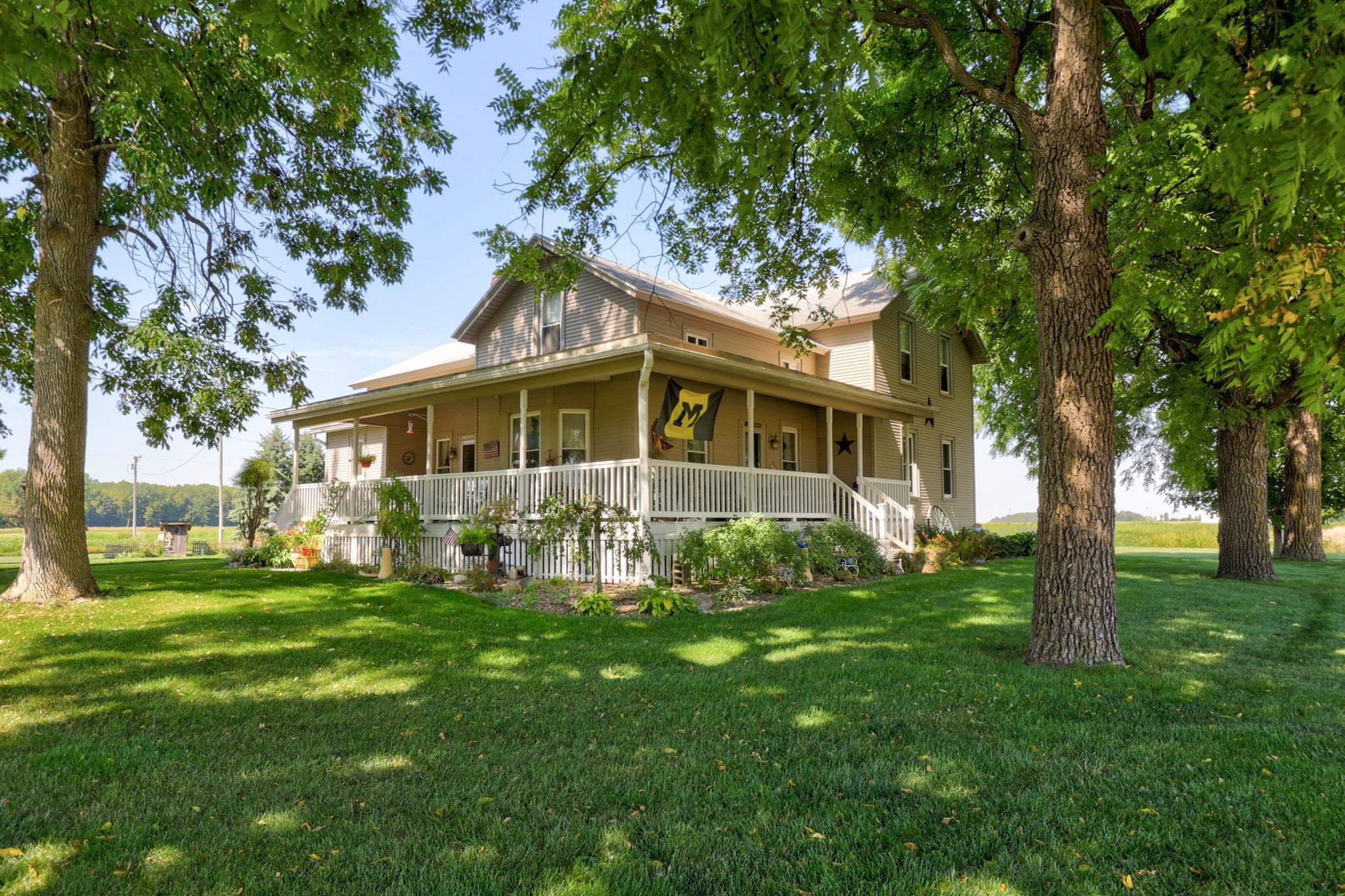 5400 Maple Road, Frankenmuth, MI 48734 — front exterior