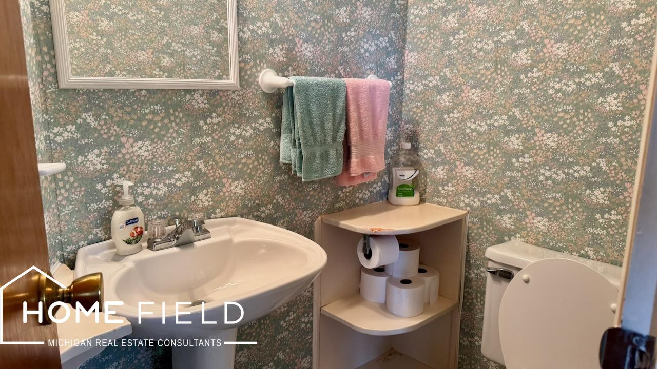 608 Ridgeview Drive, Corunna, MI 48817 — Photo 11