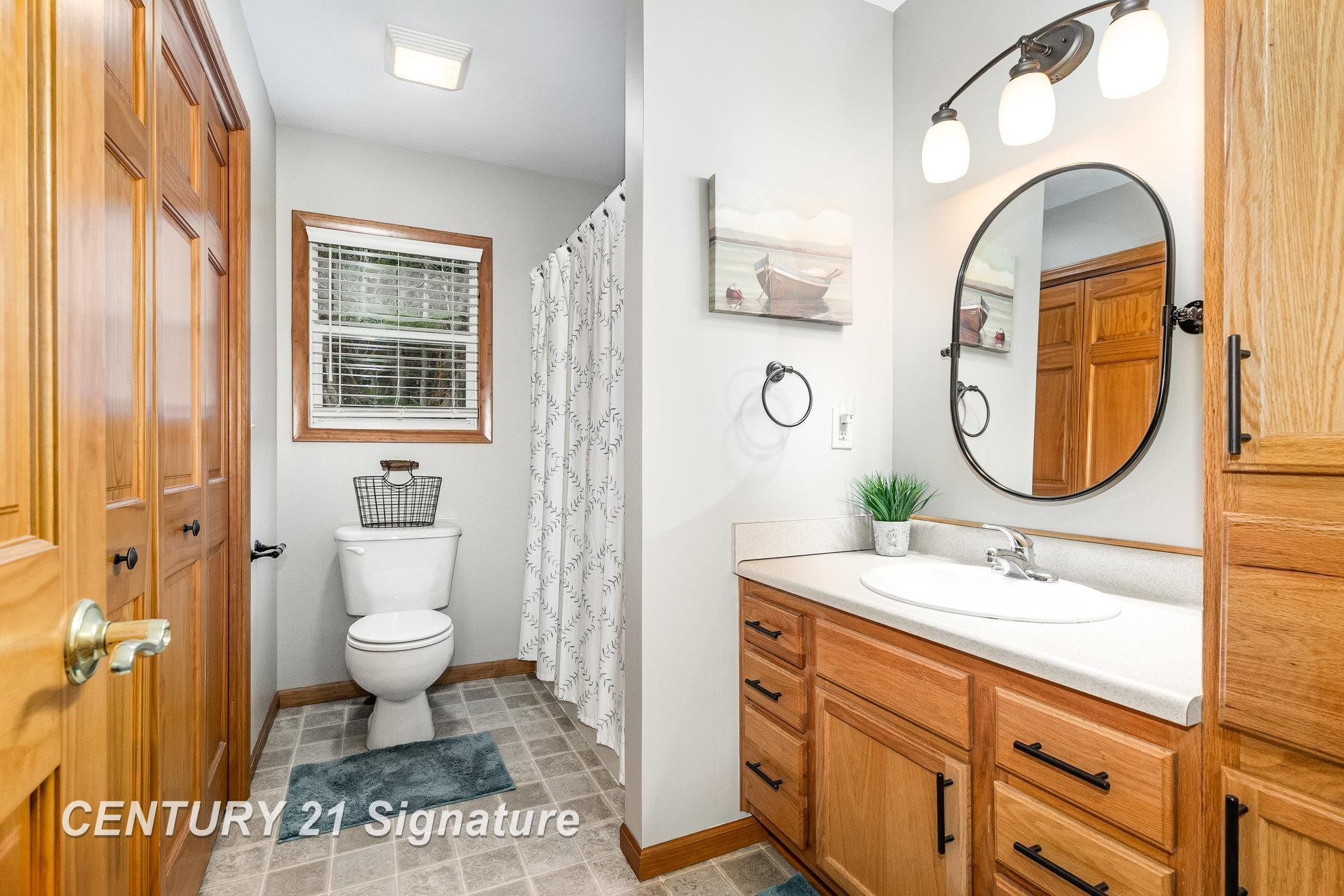 5019 Kings Way Way, Gladwin, MI 48624 — Photo 9